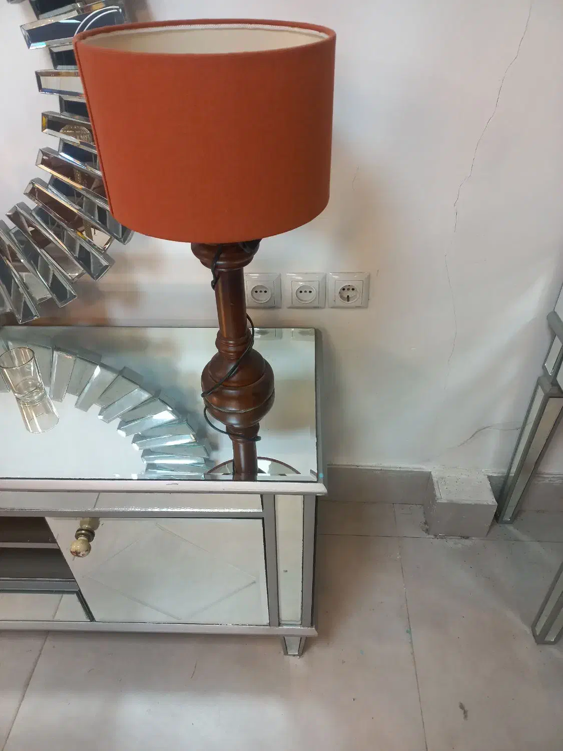 آباژور|چراغ خواب و آباژور|رشت, آتشگاه|دیوار