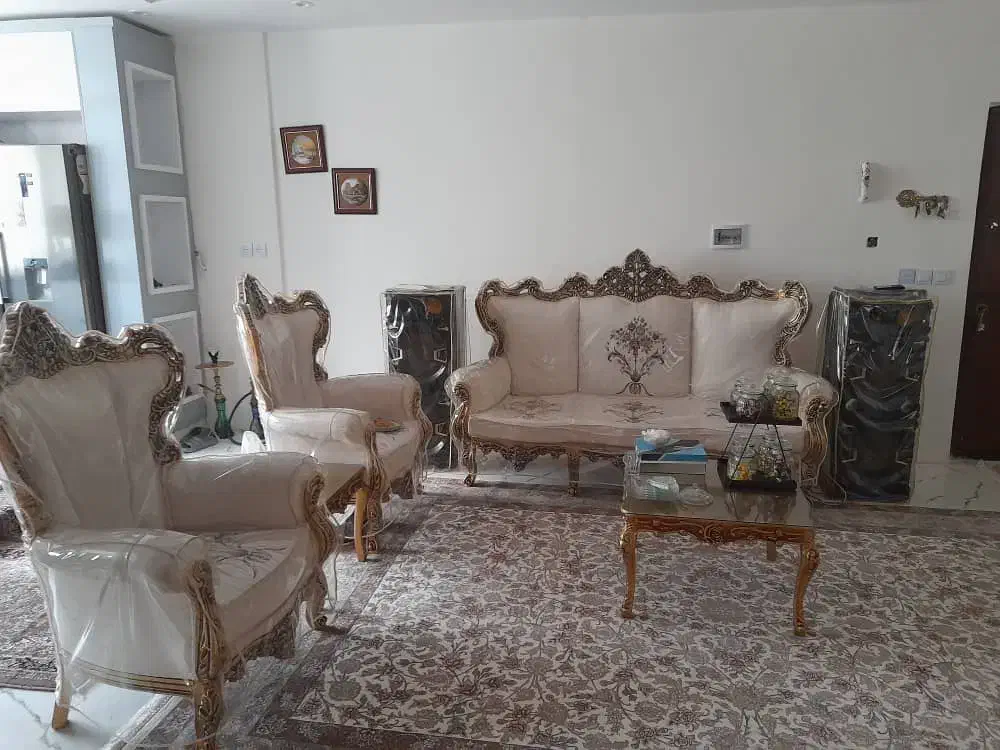 مبل سلطنتی و جلو مبلی|مبلمان خانگی و میز عسلی|پرند, فاز ۶|دیوار