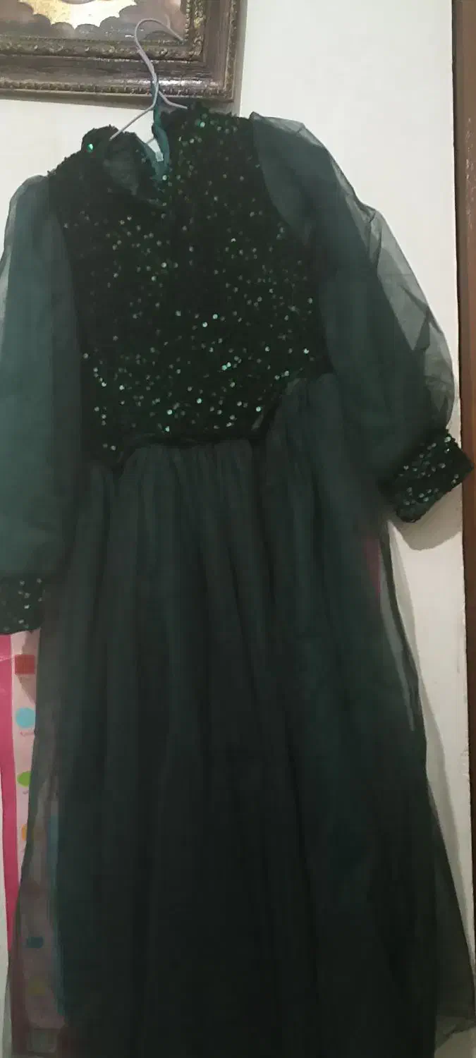 لباس مجلسی|لباس|نیمروز, |دیوار