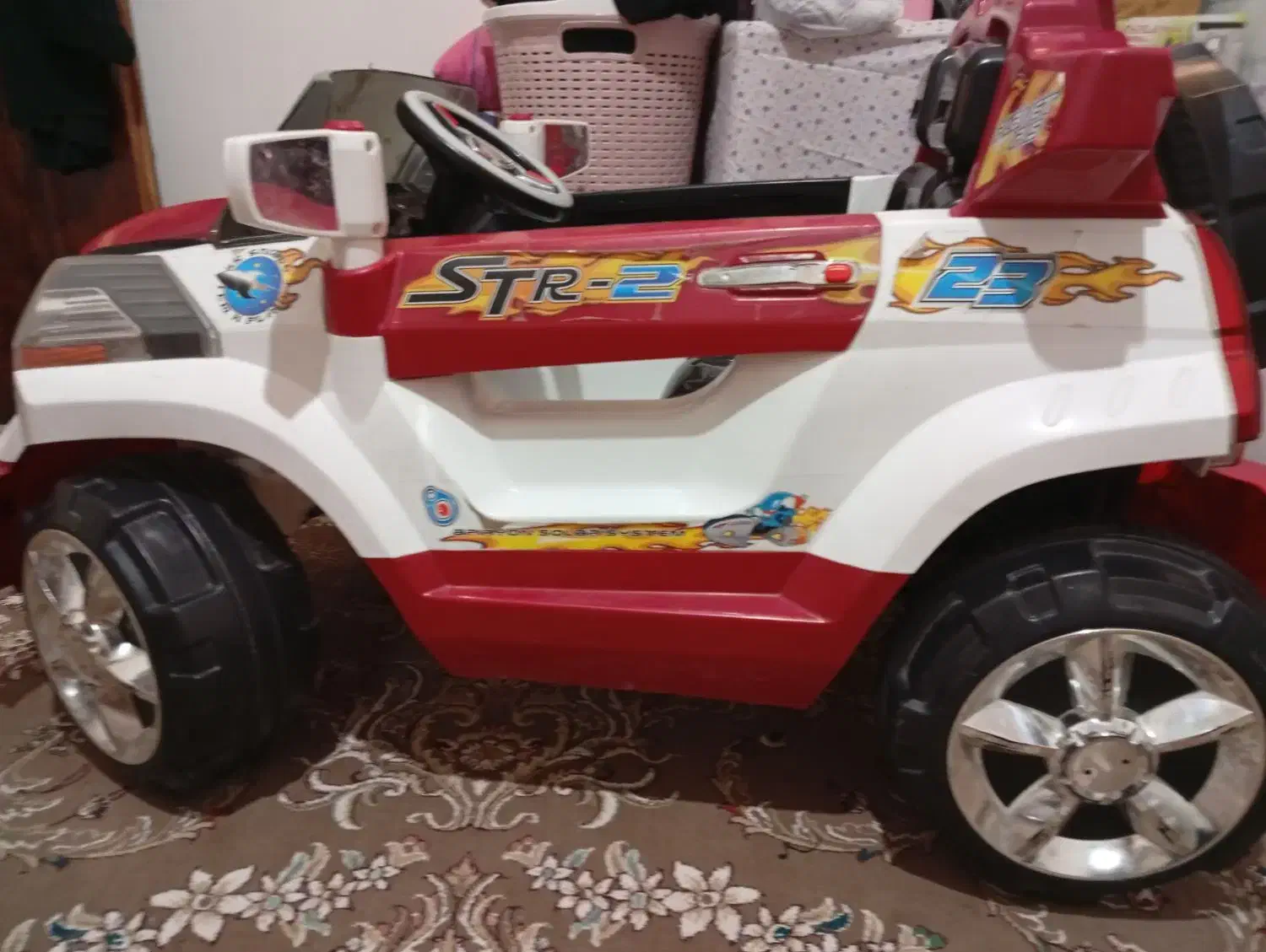 ماشین شارژی سالم|اسباببازی بچه|تربت جام, بوستان وحدت|دیوار