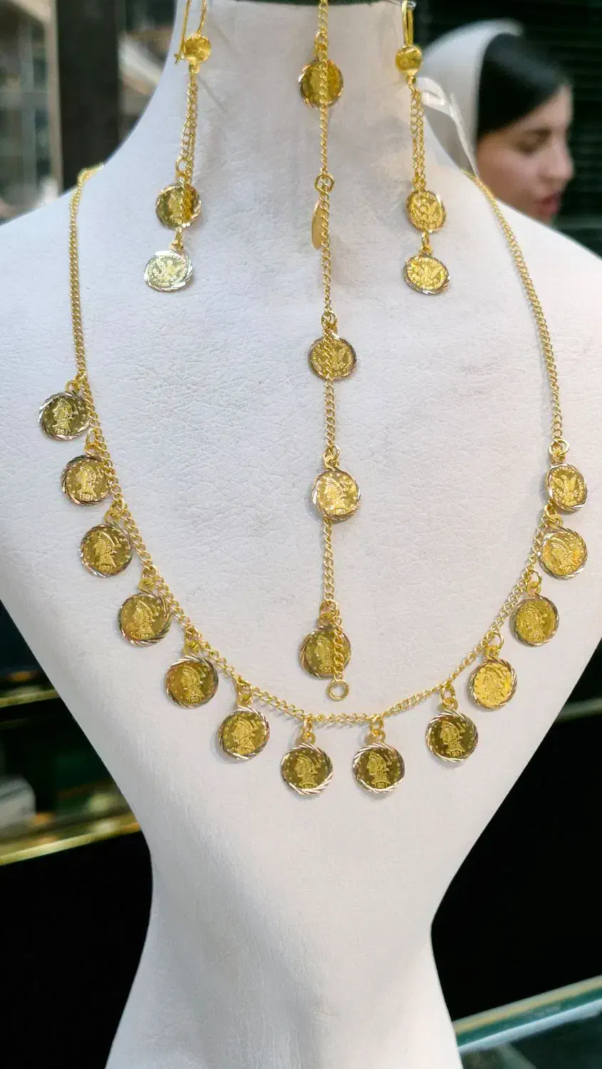 سرویس های سکه ایی و دلاری(پولکی)۹درصد بالای تابلو|جواهرات|نورآباد ممسنی, |دیوار