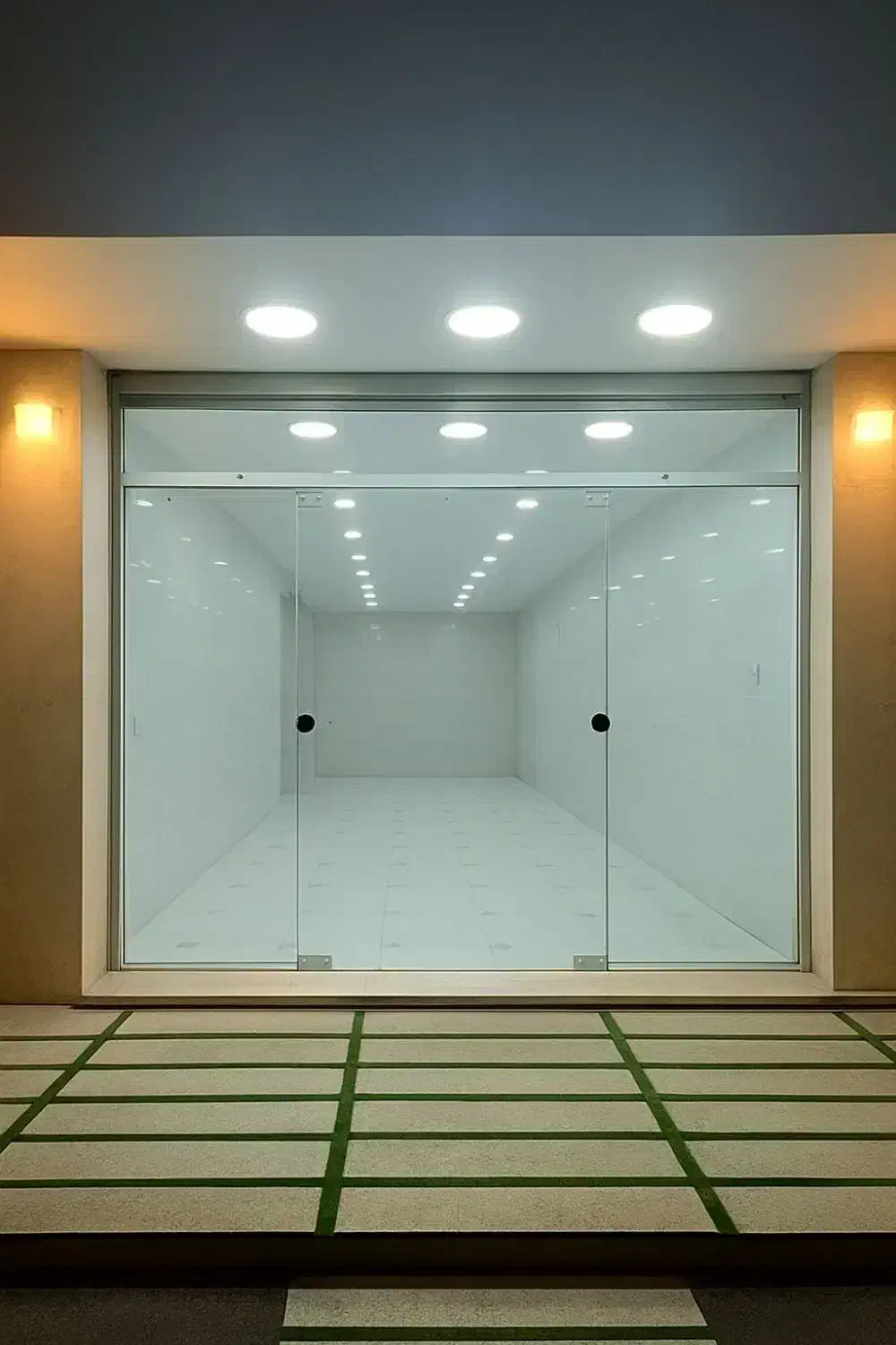 ۲۰ متر مرکز شهر کلید نخورده مغازه اجاره - کد ۱۱۳۰۲|اجارهٔ مغازه و غرفه|تنکابن, |دیوار