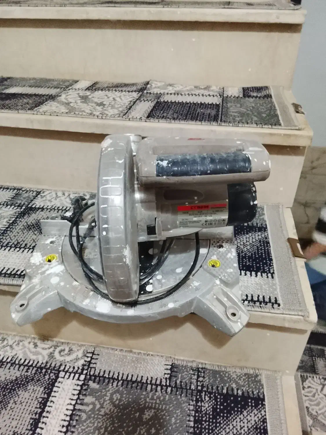 فارسی بر crown|ابزارآلات|رباطکریم, رباطکریم|دیوار