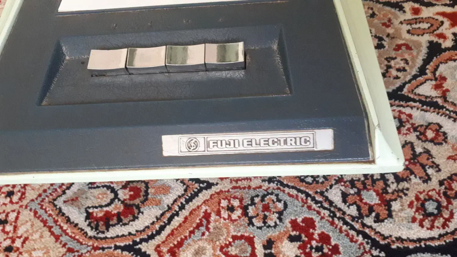 پنکه نستالژیک|پنکه و تصفیهکنندهٔ هوا|همدان, |دیوار