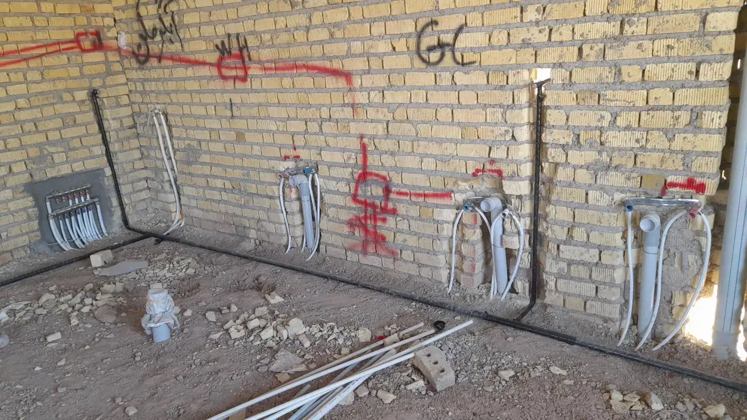 لوله کش ساختمان|خدمات پیشه و مهارت|صدرا-فارس, فاز ۱|دیوار