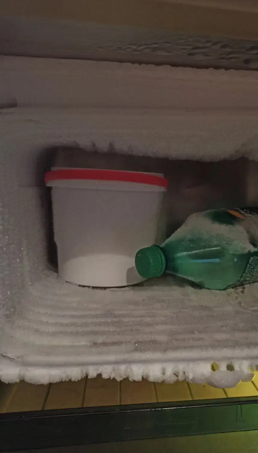 یخچال قدیمی پیلکو|یخچال و فریزر|صحنه, |دیوار