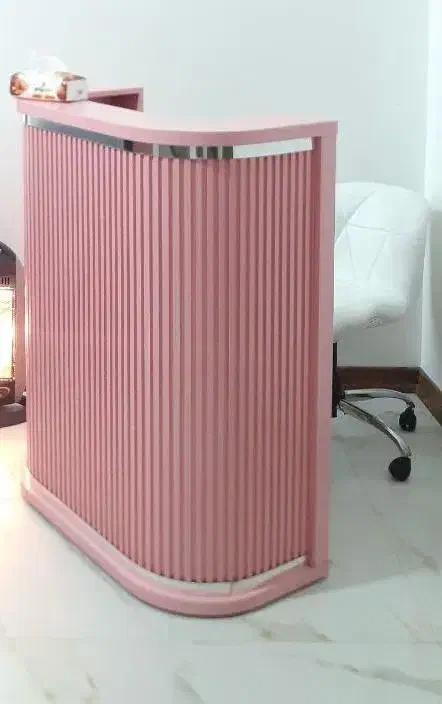 میز منشی|آرایشگاه و سالن‌های زیبایی|قائم‌شهر, |دیوار