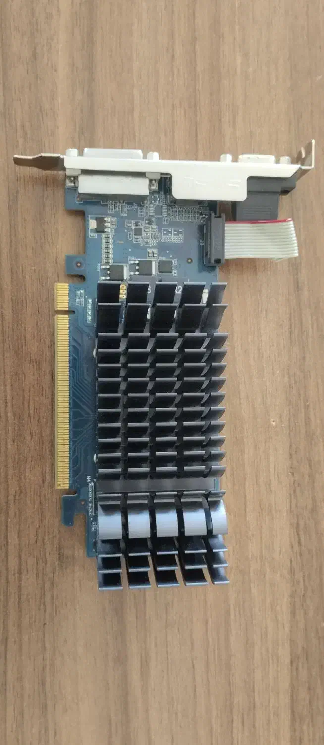 گرافیک 210|قطعات و لوازم جانبی رایانه|گلبهار, شهر جدید گلبهار|دیوار