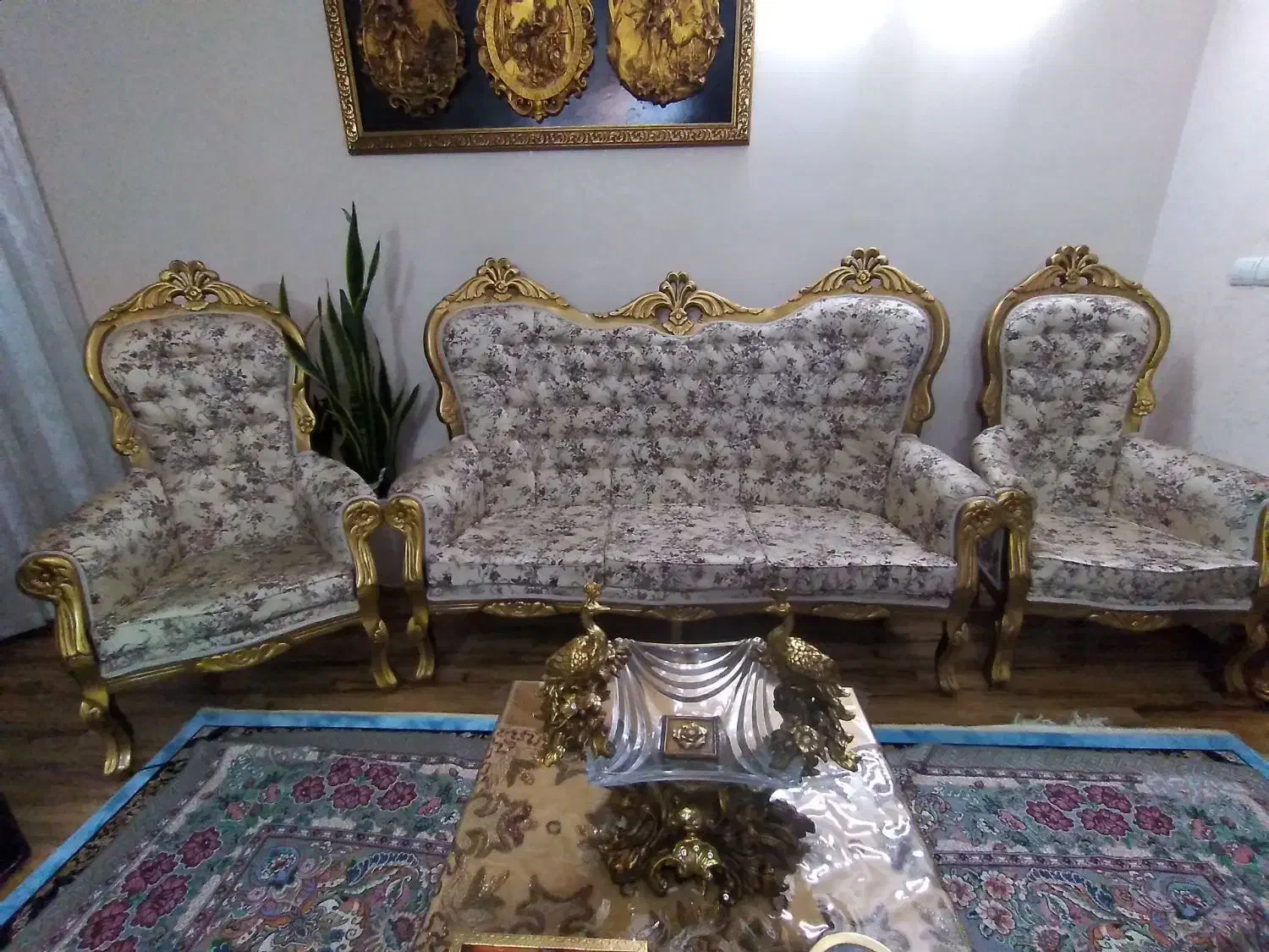 مبلمان ۹ نفره سلطنتی|مبلمان خانگی و میز عسلی|گلبهار, شهر جدید گلبهار|دیوار