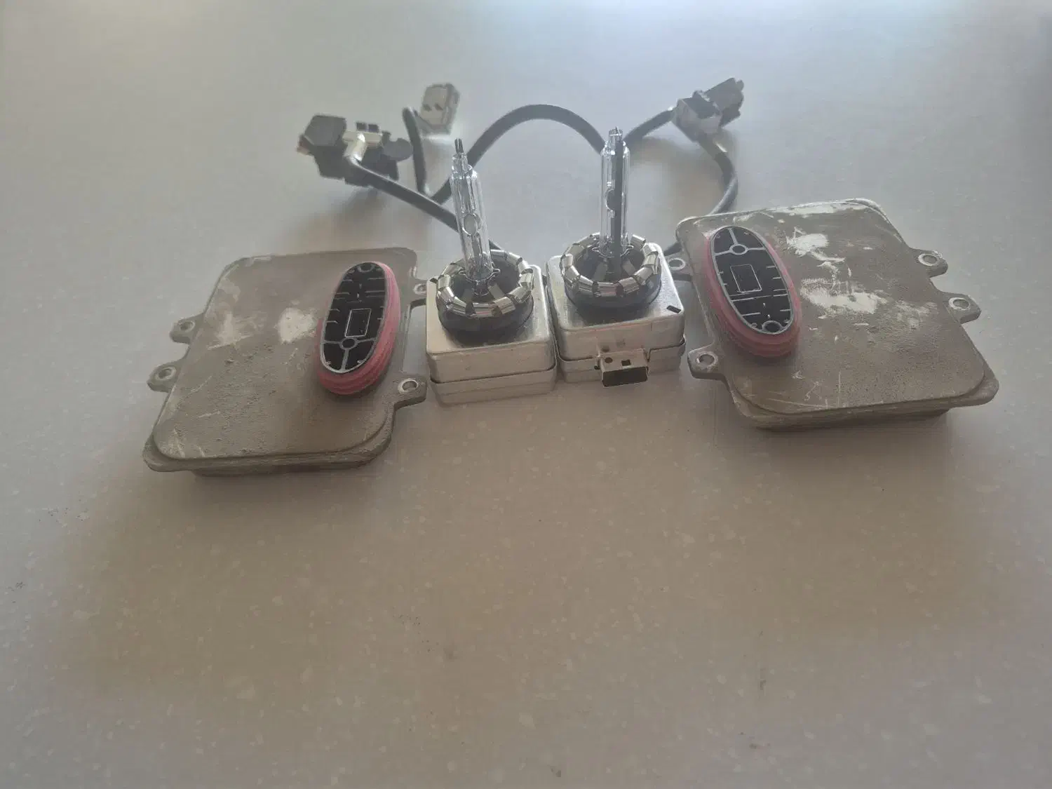 لامپ زنون هیوندا azera2011|قطعات یدکی و لوازم جانبی|شاهینشهر, مخابرات (شهید بهشتی)|دیوار