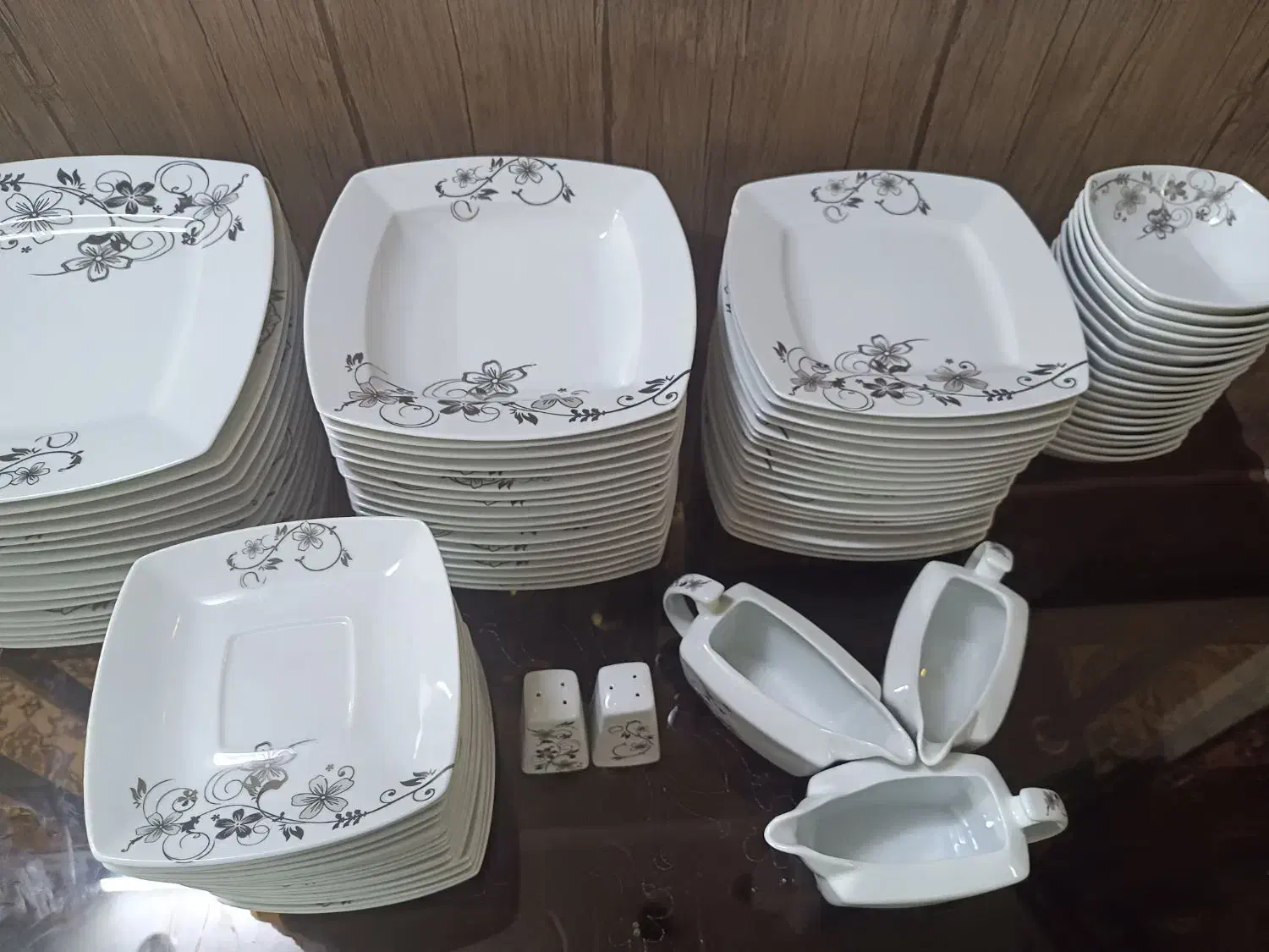 چینی تقدیس|ظروف سرو و پذیرایی|قم, انصار‌الحسین|دیوار