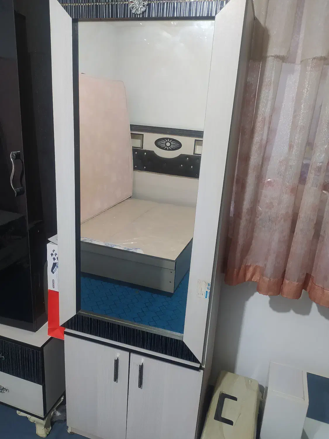 جاکفشی|جاکفشی، کمد، دراور|شهریار, شهریار|دیوار