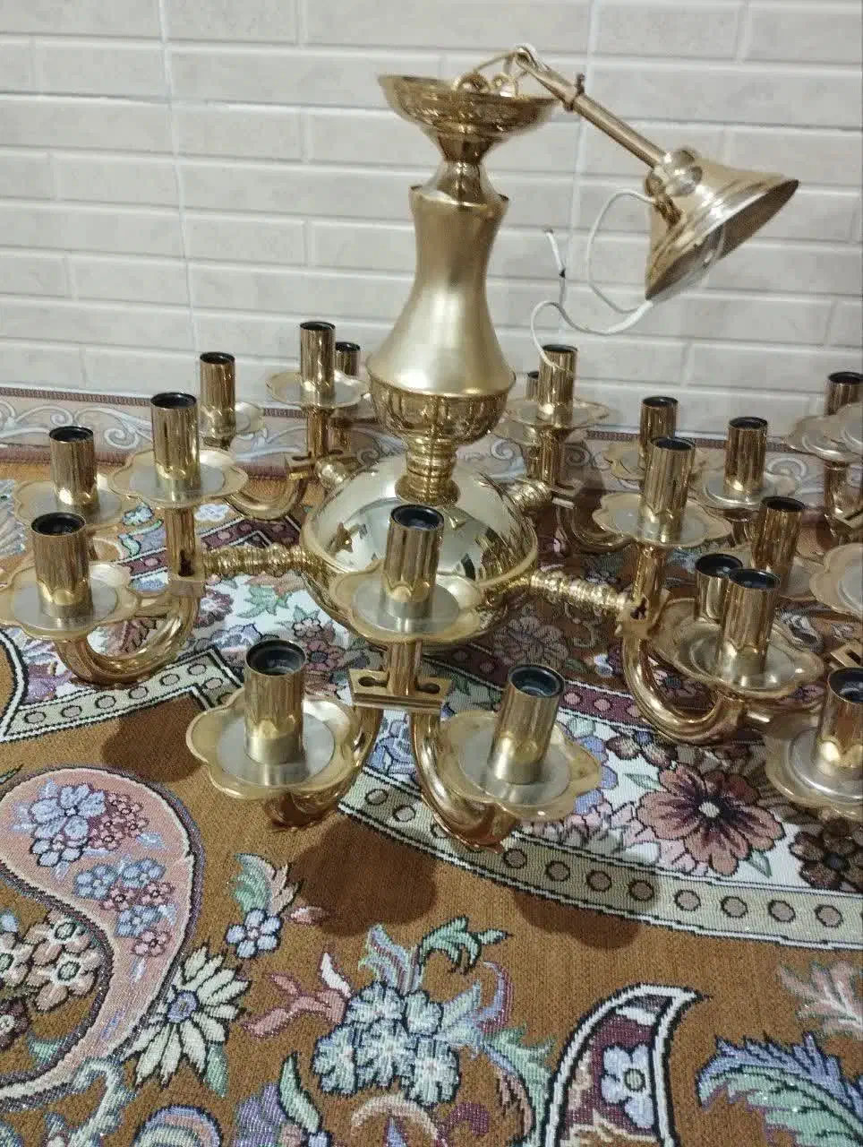 لوستر در حد نو برنز رنگ ثابت ابکاری طلا شده|لوستر و چراغ آویز|همدان, |دیوار