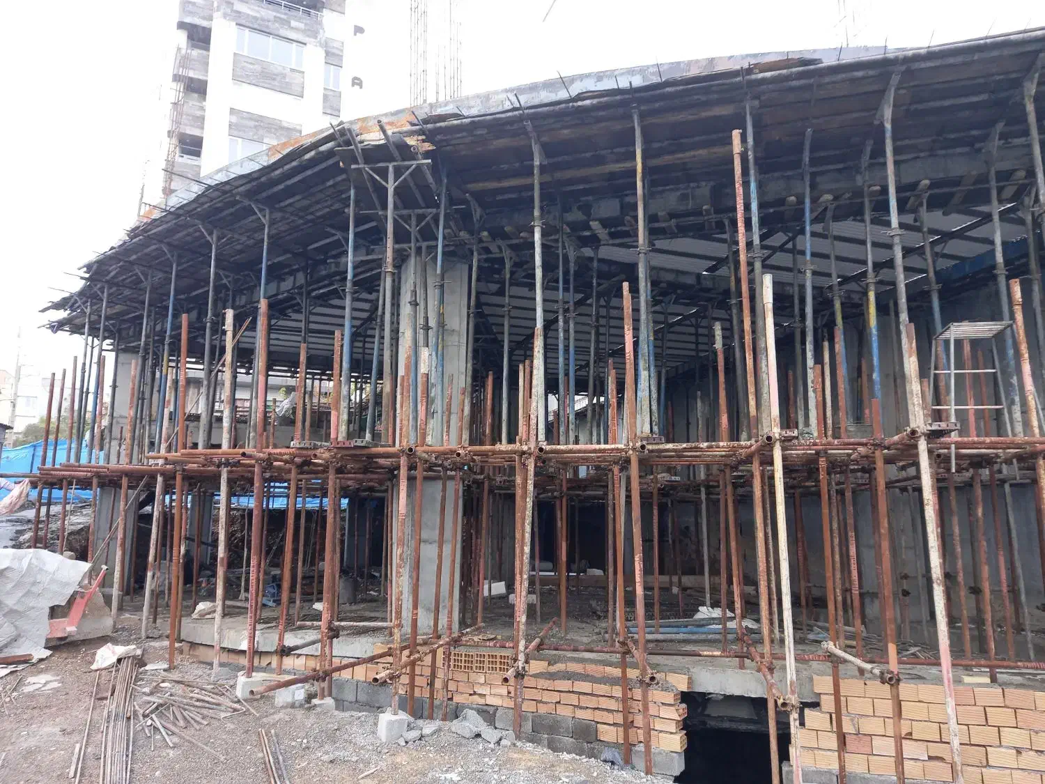 نیازمندیک نفر نیرو ساده ارماتوربندی|استخدام معماری، عمران و ساختمانی|ایلام, |دیوار