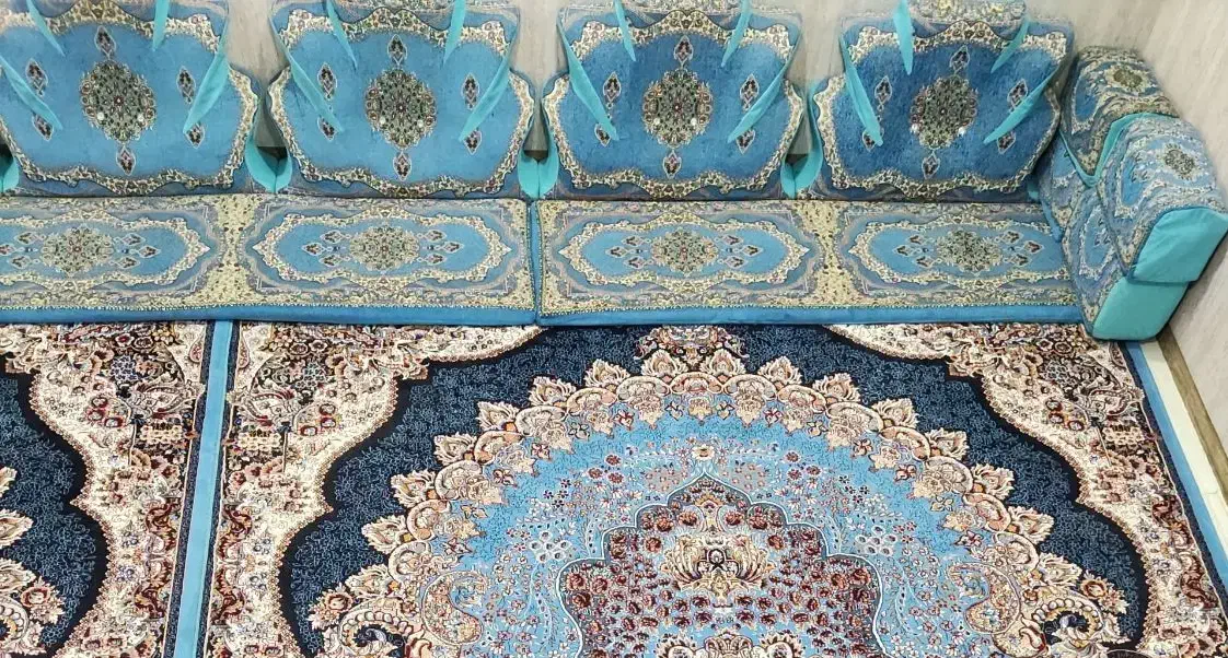 مبل عربی ۶عدد پشتی و ۳عدد تشک|مبلمان خانگی و میز عسلی|بندر ماهشهر, |دیوار