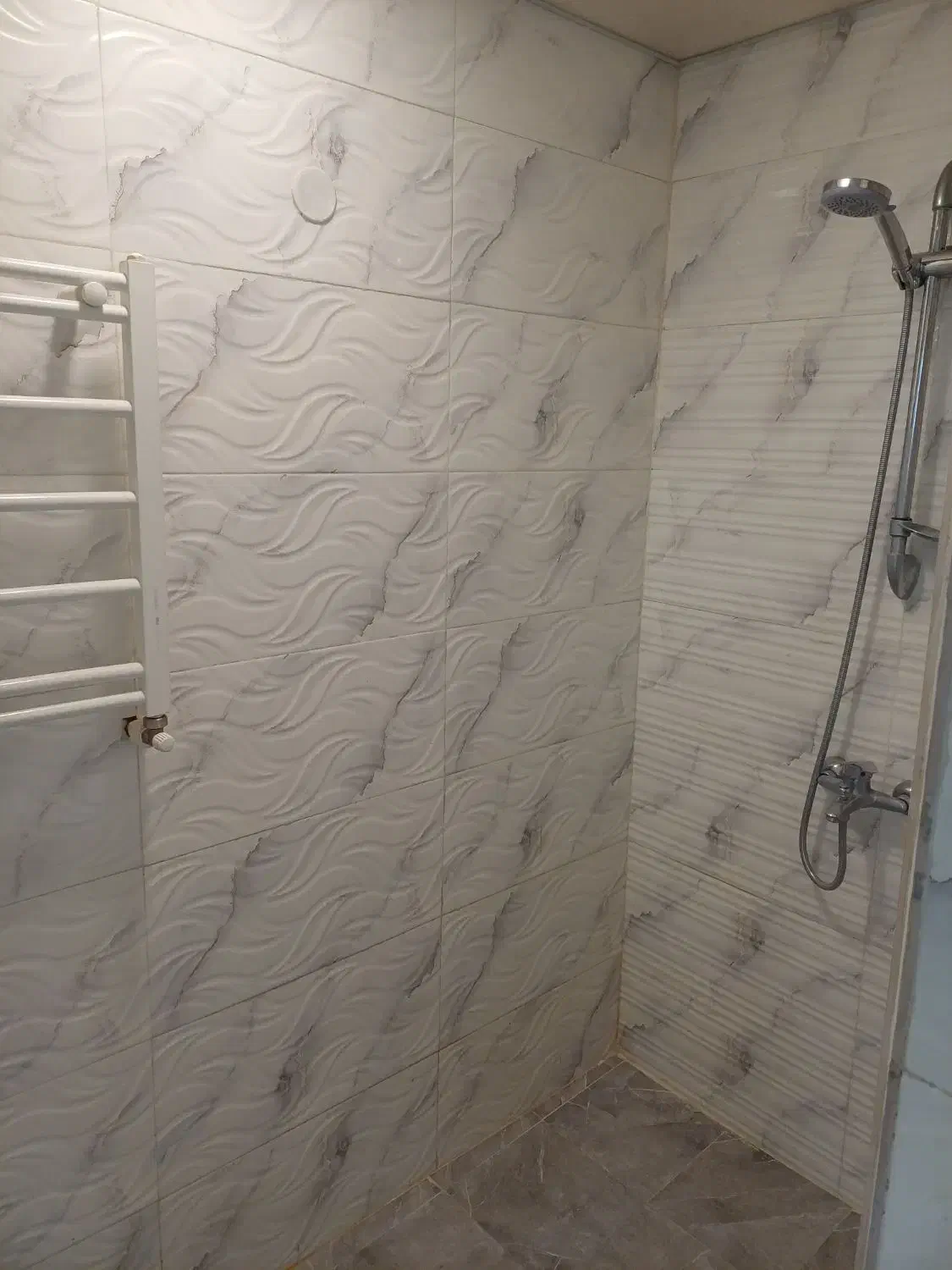 70 متر دو خوابه طبقه سوم  شریعتی رحیمیان (املاک)