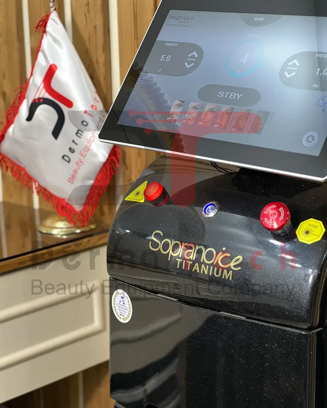 دستگاه لیزر تیتانیوم 120Oوات چهار میلیون شات|پزشکی|تهران, یوسف‌آباد|دیوار