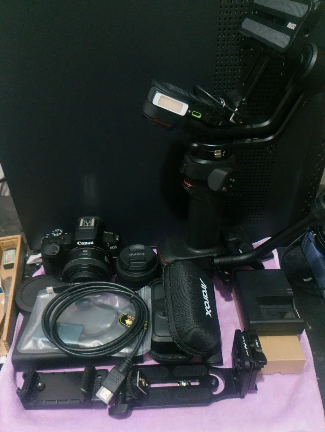 گیمبال Zhiyun و دوربین Canon R100 با دو لنز|دوربین عکاسی و فیلم‌برداری|قم, شهر قائم|دیوار