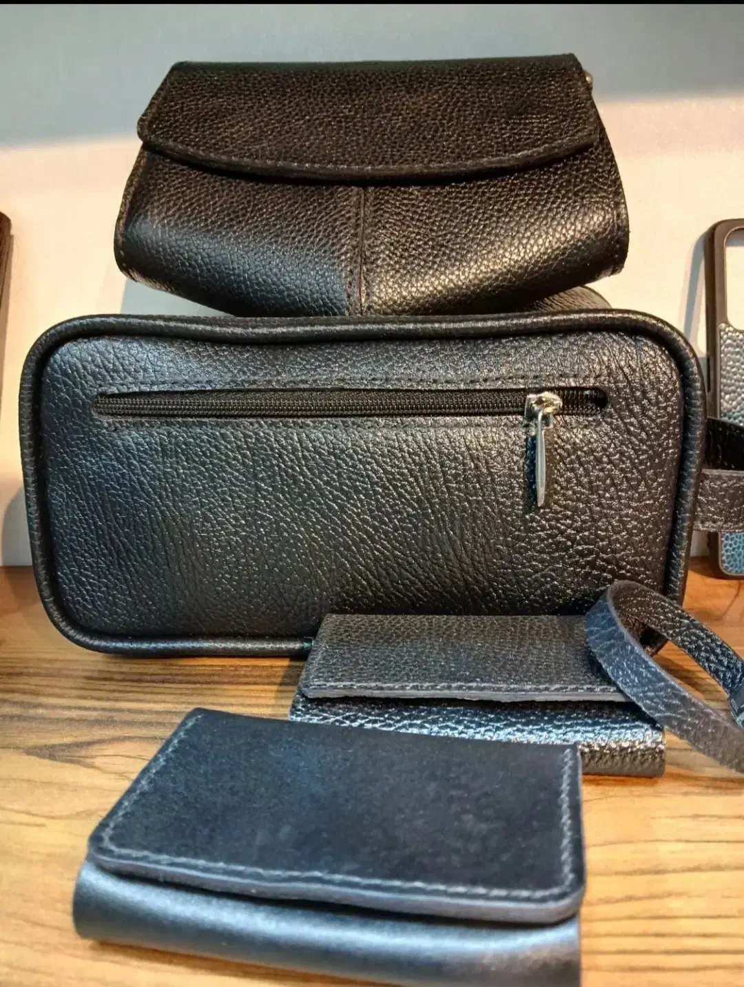 آموزش کیف دوزی و چرم دوزی و نقاشی روی چرم|خدمات آموزشی|اراک, |دیوار