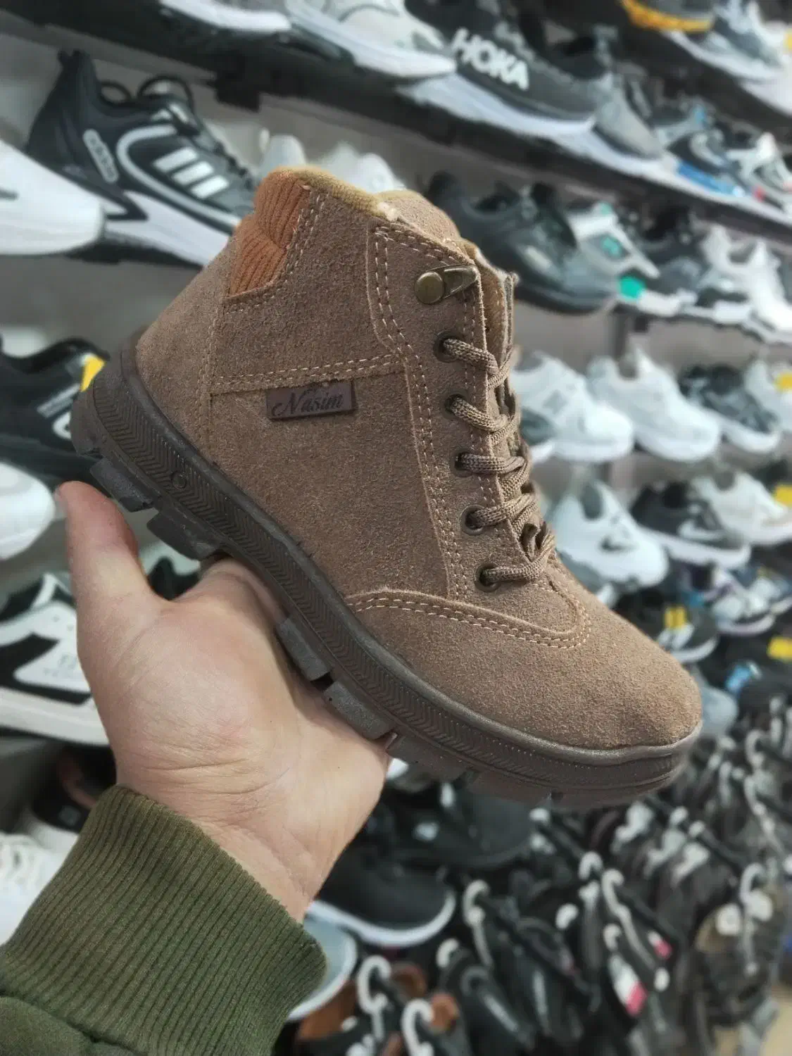 کفش مادرید مخصوص کوهنوردی خانم و اقا|کیف، کفش، کمربند|اصفهان, باتون|دیوار