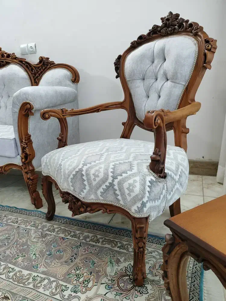 دوسرویس مبل ۹نفره(بدلیل تغییرشغل زیرقیمت|مبلمان خانگی و میز عسلی|اصفهان, شفق|دیوار