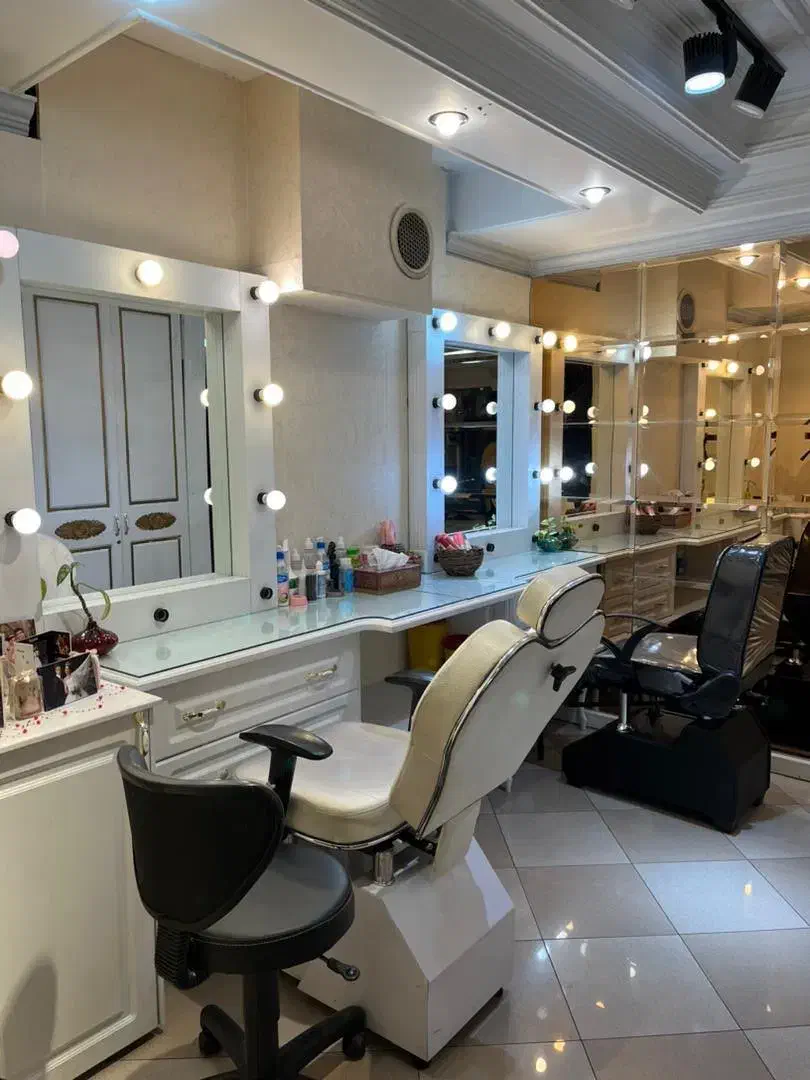 استخدام رنگ کار حرفه ای با مشتری|استخدام درمانی، زیبایی، بهداشتی|تهران, درختی|دیوار