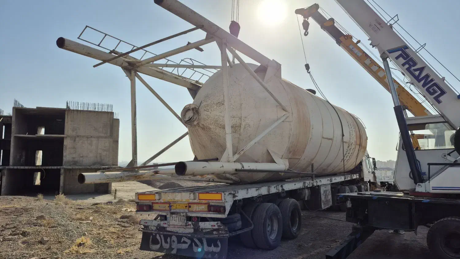 سیلوی سیمان سیلو سیمان بچینگ و ژنراتور|ماشین‌آلات صنعتی|تهران, ونک|دیوار