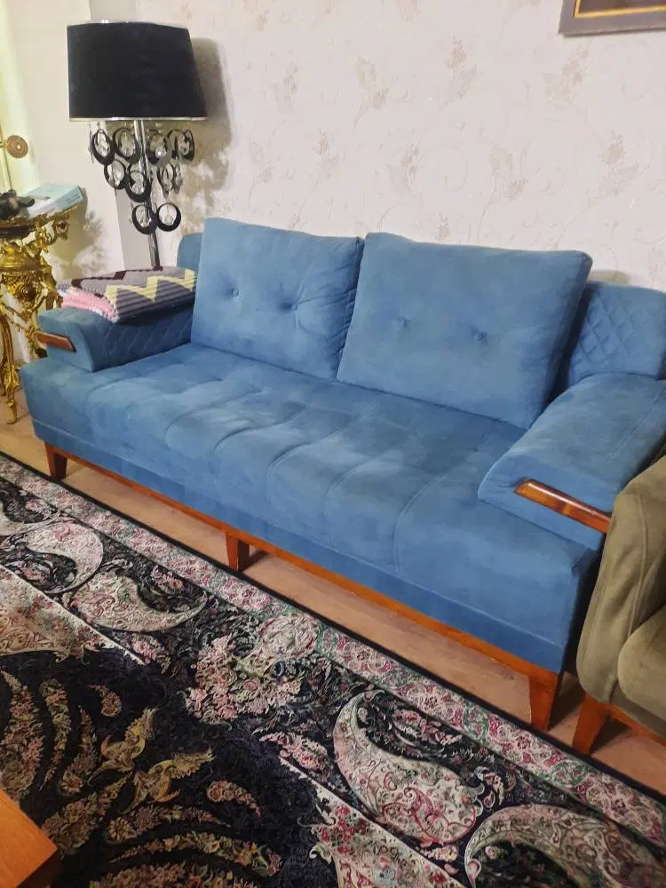مبلمان ۷ نفره شرکتی چوب راش گرجستان همراه میز وسط|مبلمان خانگی و میز عسلی|تهران, بهاران|دیوار