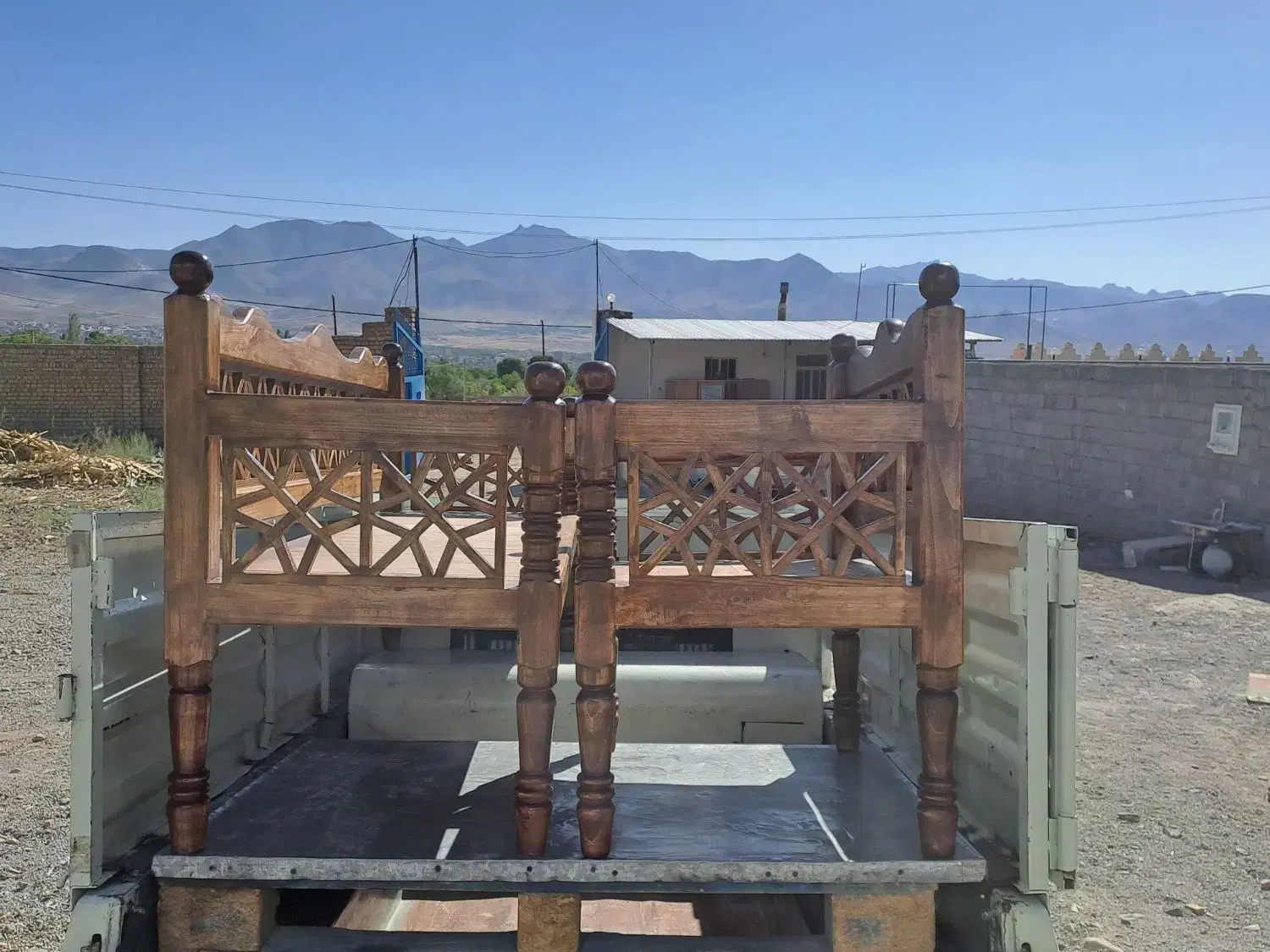 تخت سنتی گره چینی|مبلمان خانگی و میز عسلی|تفرش, |دیوار