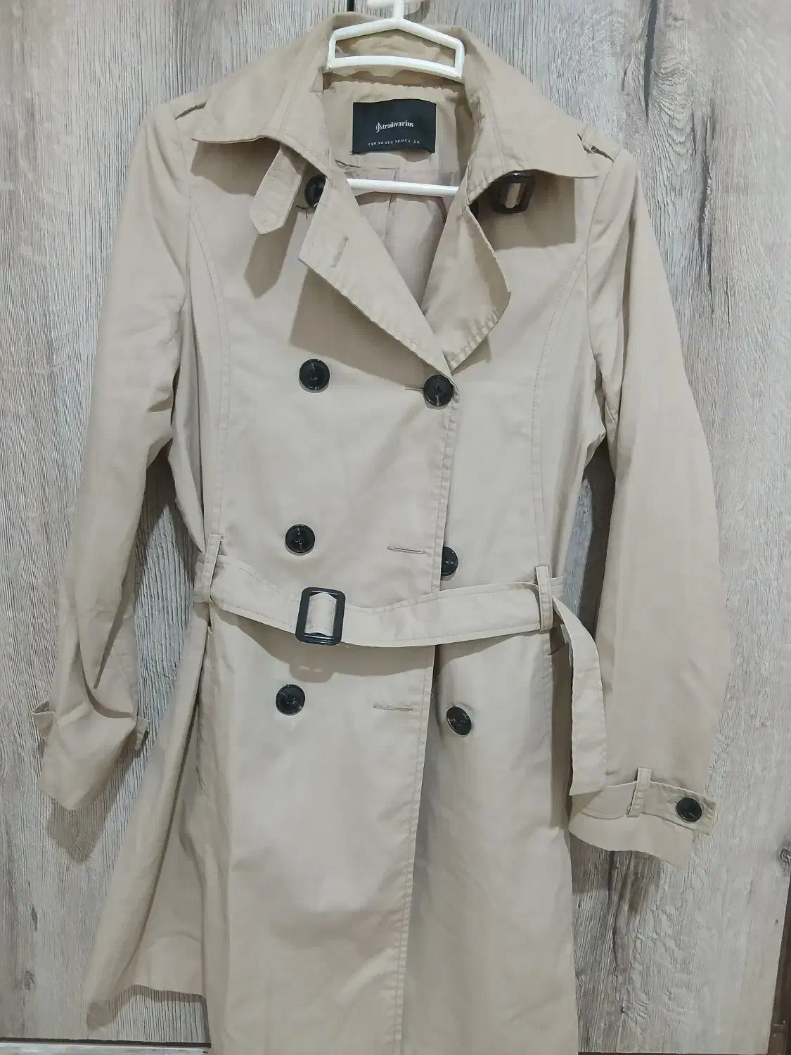 بارونی کرم رنگ. سایز یک الی دو|لباس|دهلران, |دیوار