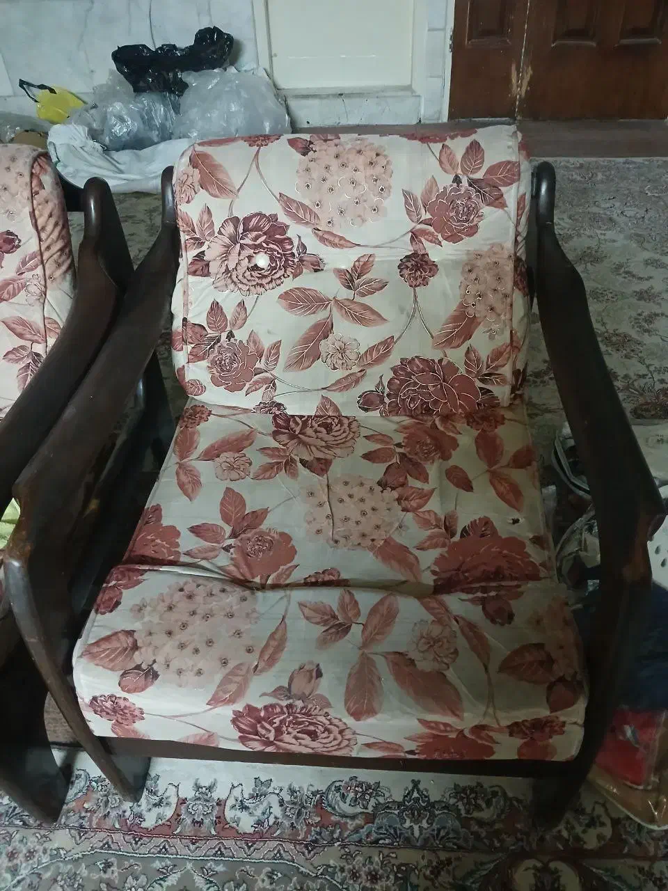 مبل شیش نفره راحتی چوب گردو|مبلمان خانگی و میز عسلی|محمدشهر, همایون ویلا|دیوار