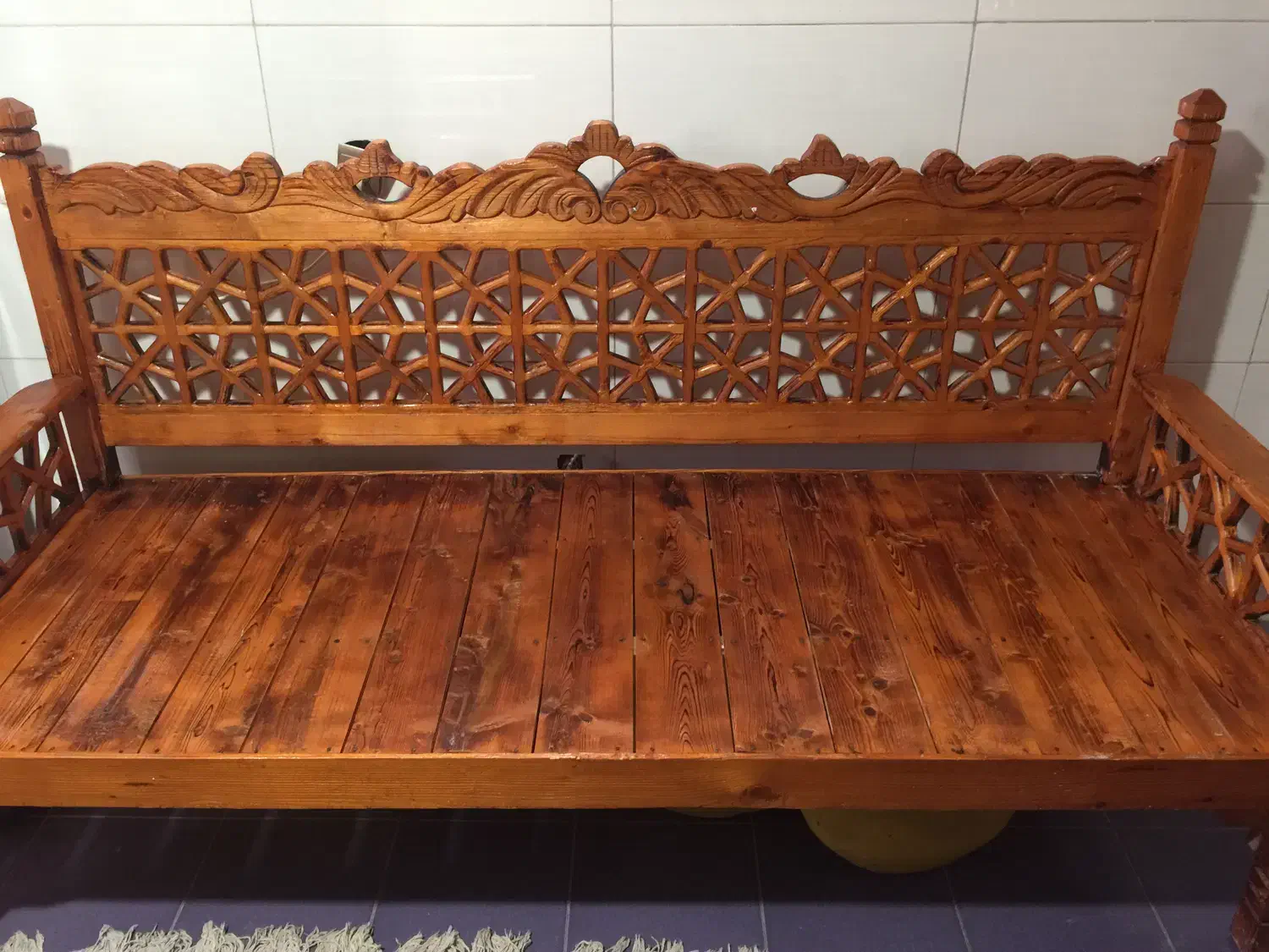 تخت شاه نشین چوبی|مبلمان خانگی و میز عسلی|یزد, |دیوار