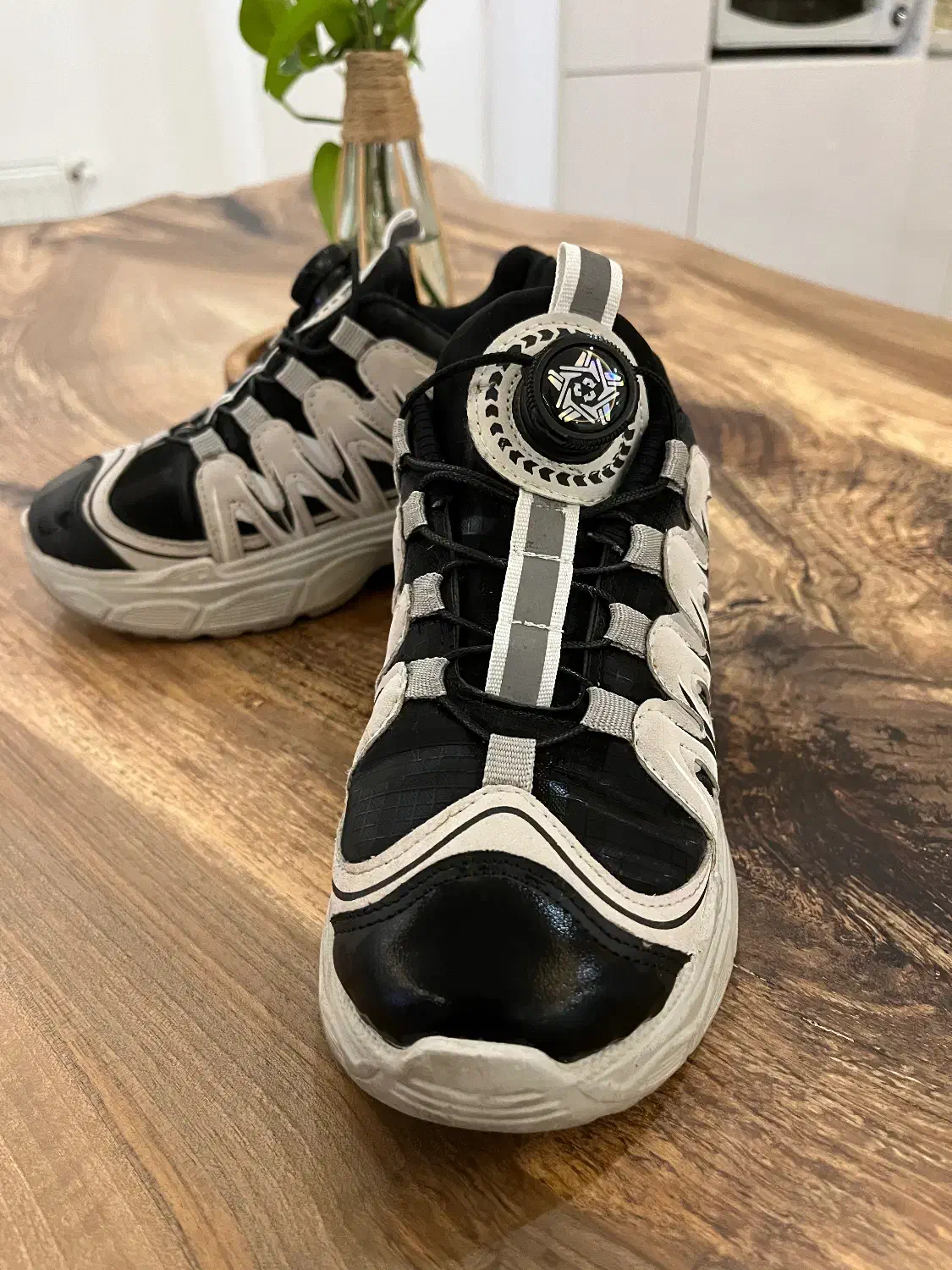 کتانی|کیف، کفش، کمربند|رشت, نامجو|دیوار