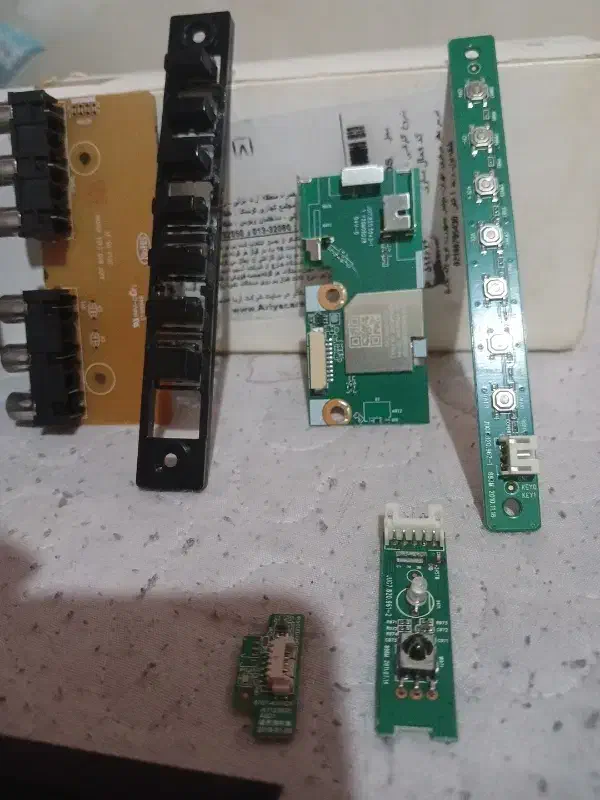 فروش برد تلویزیون تیکان|تلویزیون و پروژکتور|لنگرود, |دیوار