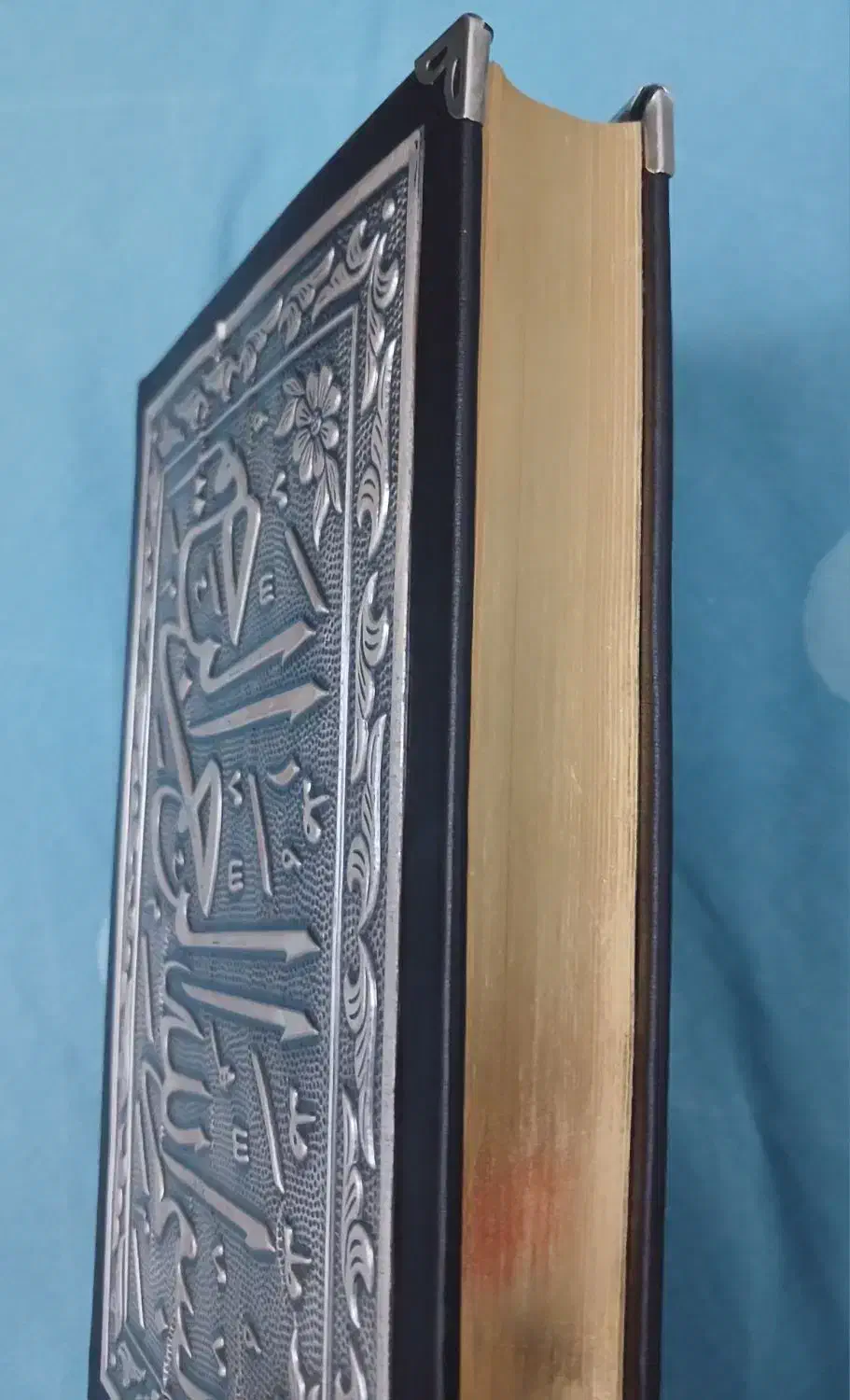 قرآن نقره کوب|کتاب و مجله مذهبی|مشهد, حرم مطهر رضوی|دیوار