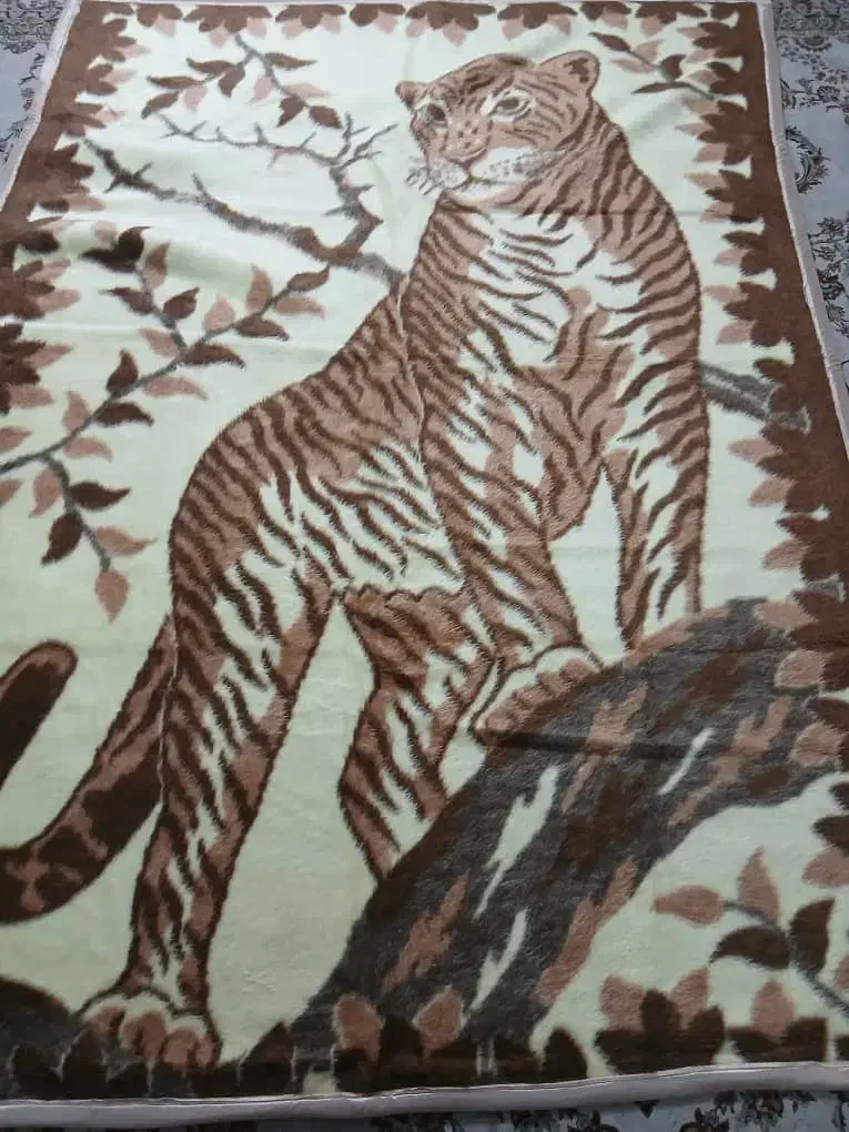 پتو نوستالژی قدیمی دهه ۶۰ نو|رختخواب، بالش، پتو|تهران, منیریه|دیوار