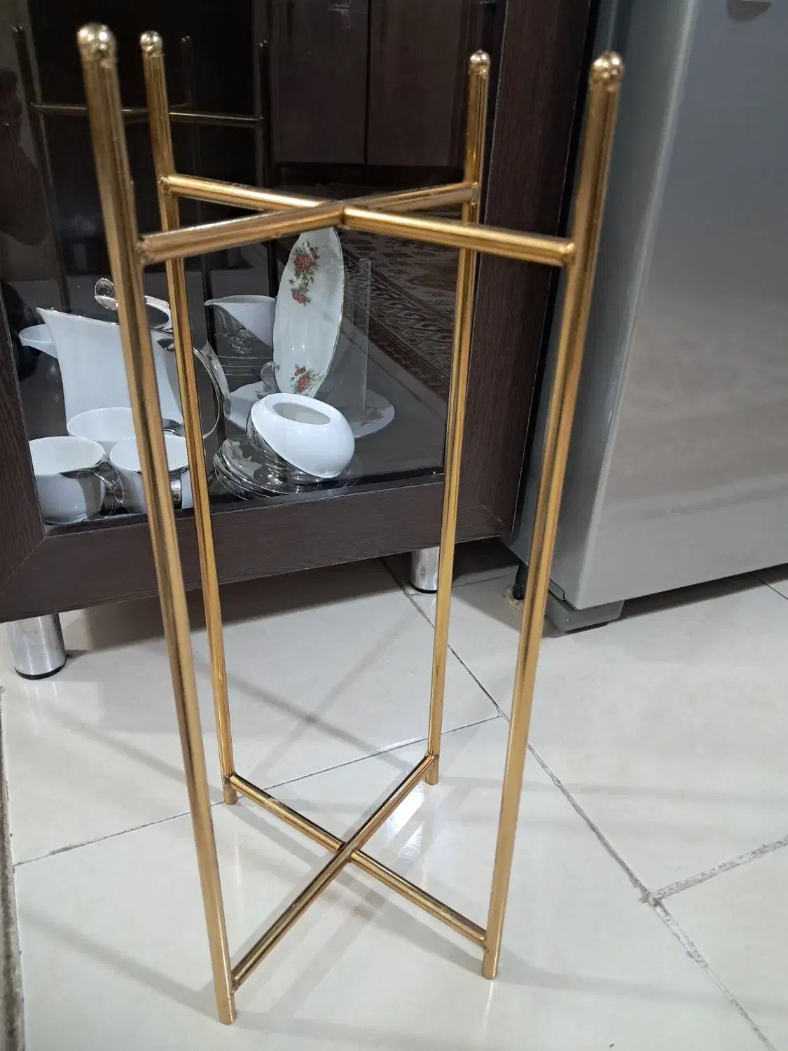 پایه گلدان آبکاری طلایی|گل و گیاه طبیعی|نیشابور, شهرک ولیعصر|دیوار