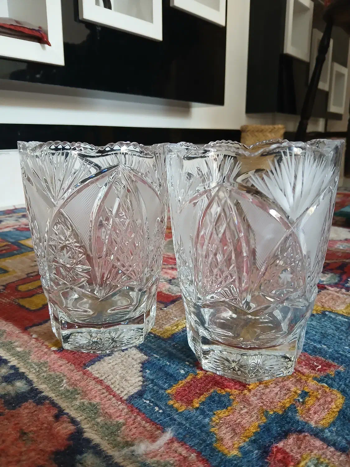 گلدان کریستال|کلکسیون اشیاء عتیقه|قشم, |دیوار