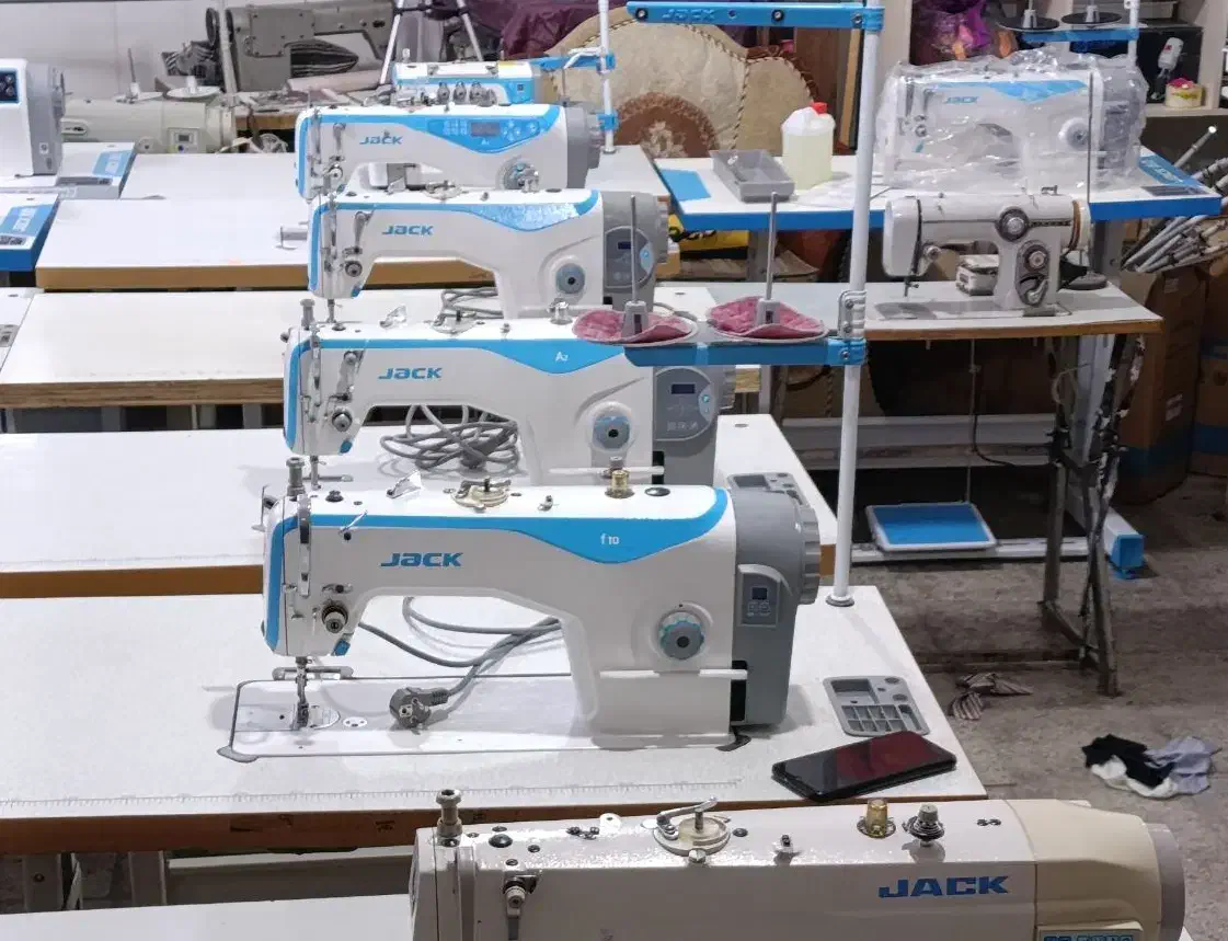 تعداد چرخ خیاطی جک و زوجی در حد کم کار|چرخ خیاطی و ریسندگی|بروجرد, |دیوار