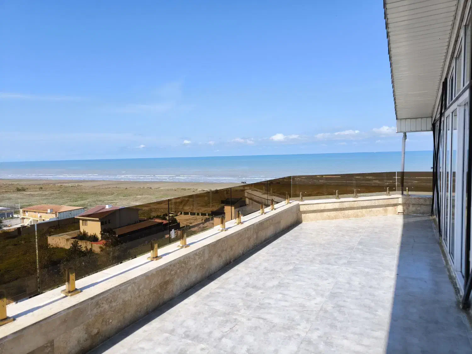 رهن واحد ۱۶۰ متری فرنیش ویو دریا با امکانات هتلی|اجارهٔ آپارتمان|بندر انزلی, پاسداران|دیوار