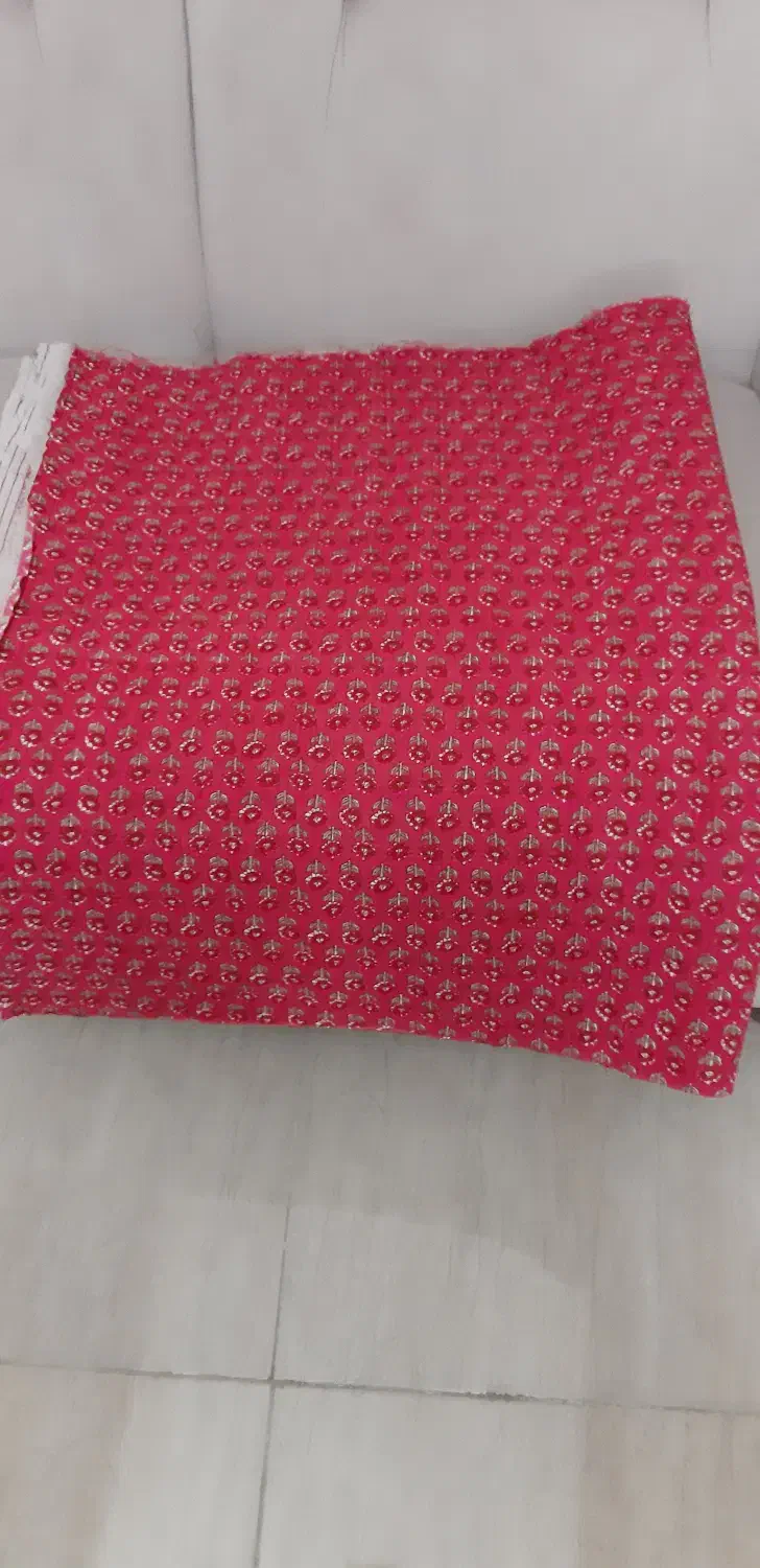 پارچه|لباس|رشت, گلسار|دیوار