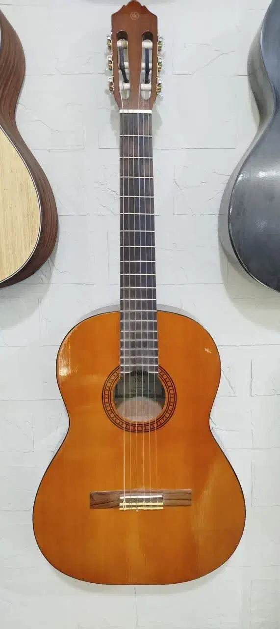 گیتار کلاسیک یاماها C40 3/4|گیتار، بیس، امپلیفایر|شیروان (خراسان), |دیوار