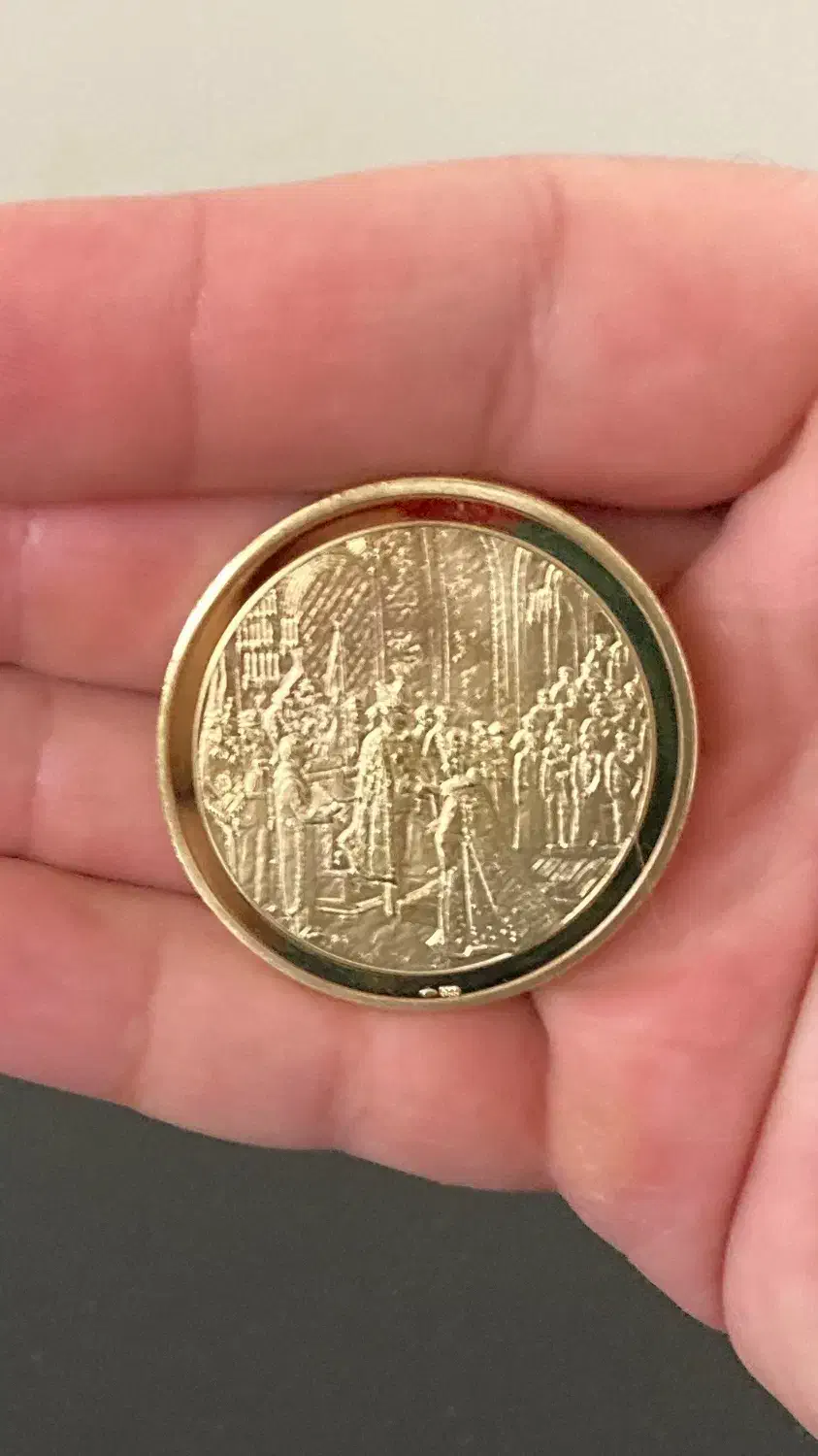 سکه یادبود تاجگذاری پهلوی|کلکسیون سکه، تمبر، اسکناس|یزد, |دیوار