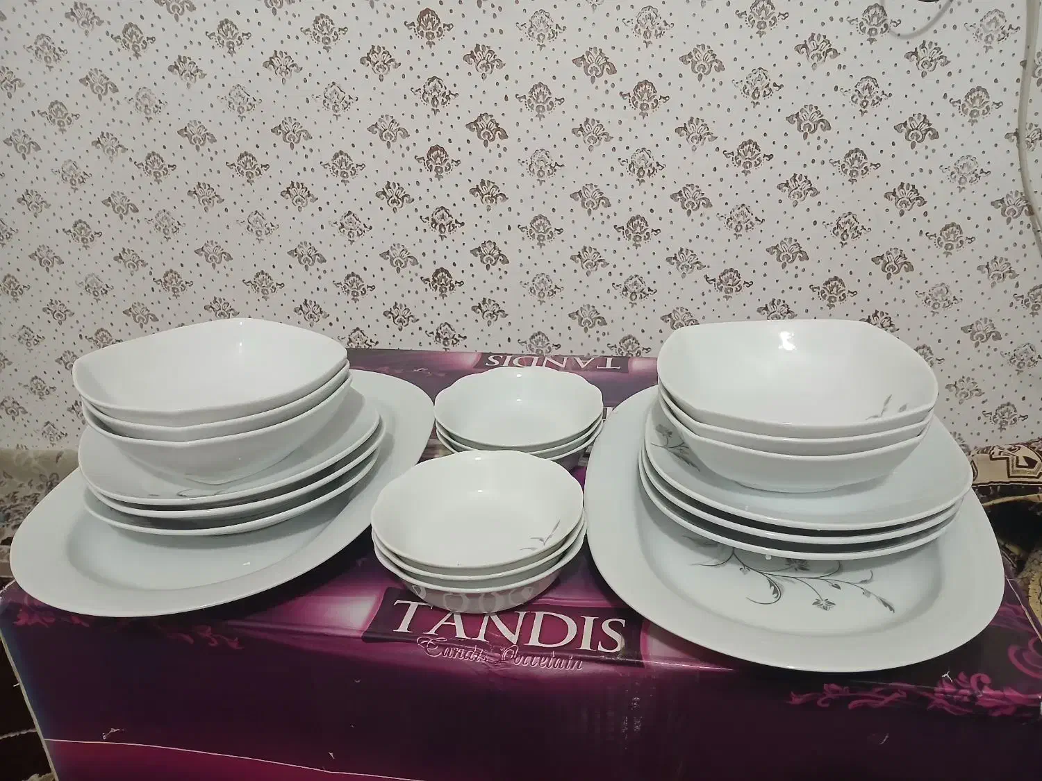 چینی تندیس|ظروف سرو و پذیرایی|گلبهار, شهر جدید گلبهار|دیوار