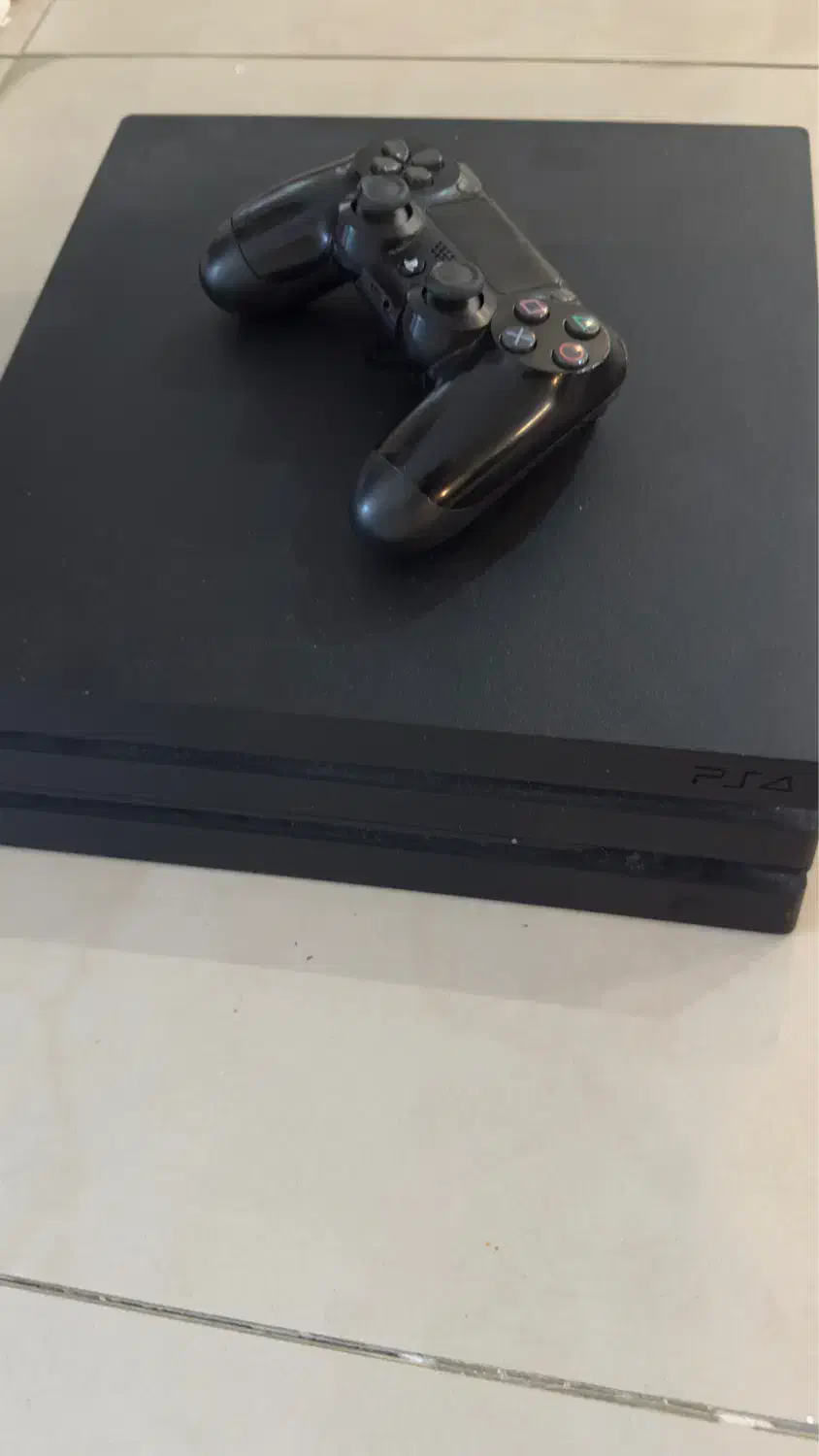 PS4 Pro تمیز و سالم عملکرد عالی|کنسول، بازی ویدئویی و آنلاین|تهران, قیطریه|دیوار