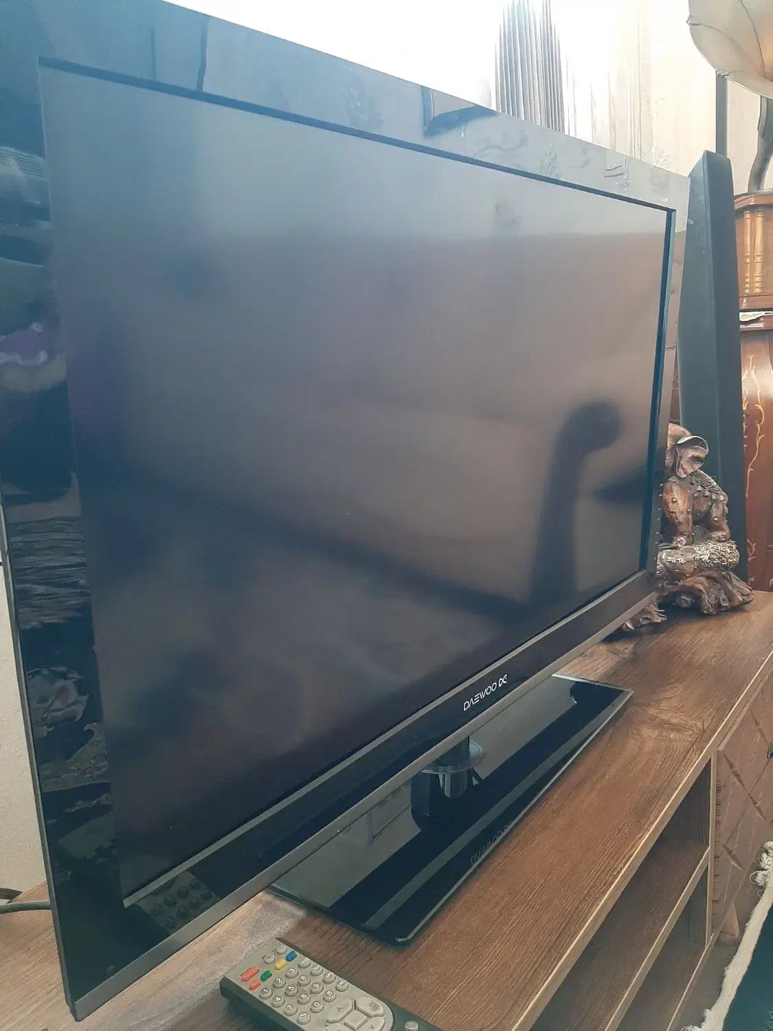 ال سی دی ۳۲ اینچ مارک DEVoo|تلویزیون و پروژکتور|لنجان, |دیوار