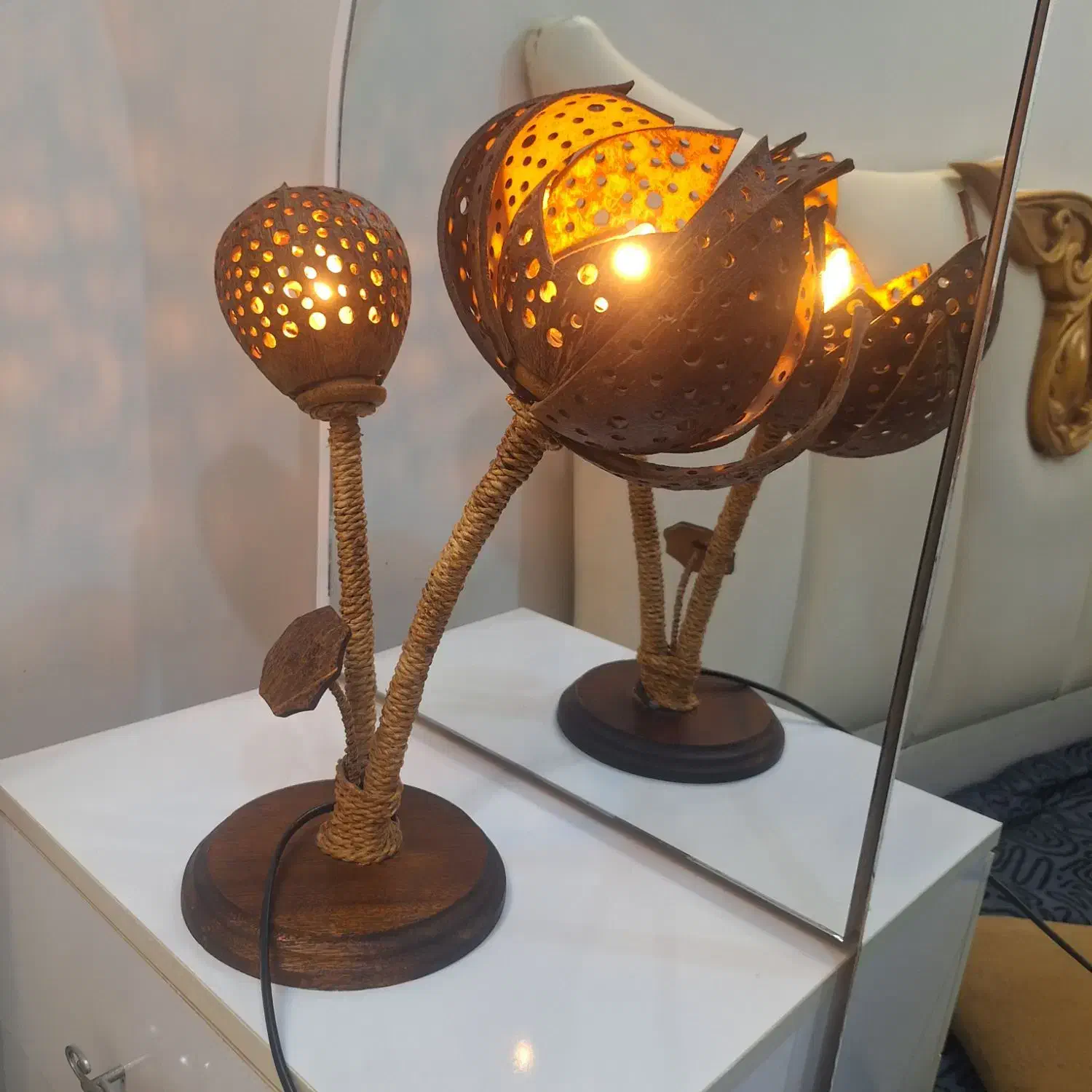 آباژور چوبی|چراغ خواب و آباژور|قم, وادی السلام|دیوار