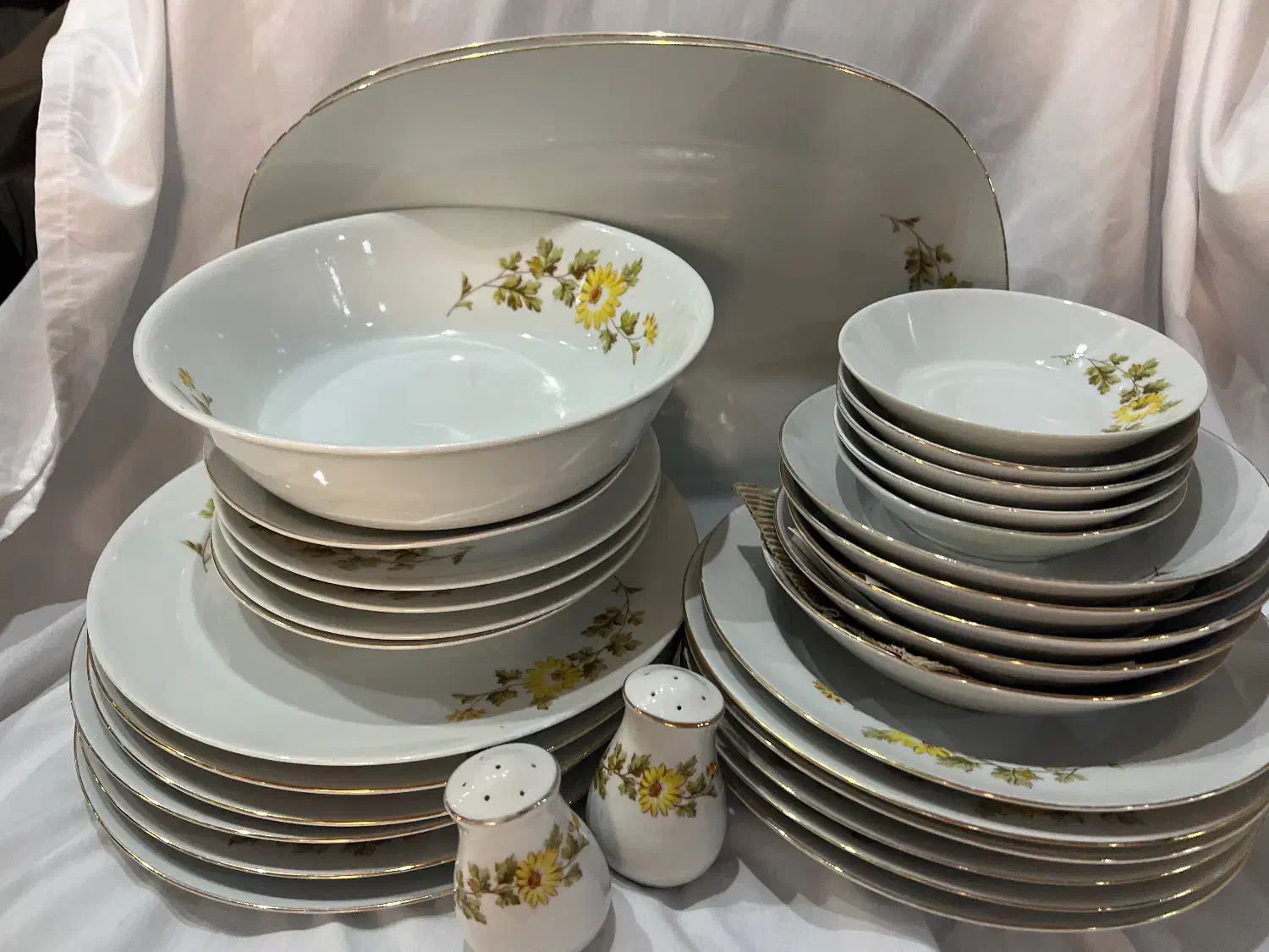 سرویس غذاخوری چینی|ظروف سرو و پذیرایی|کرج, باغستان|دیوار