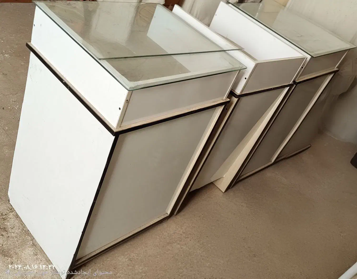 میز پیشخوان یا تعمیرات و سه عدد دکور|فروشگاه و مغازه|کاشان, شهرک فرهنگیان|دیوار