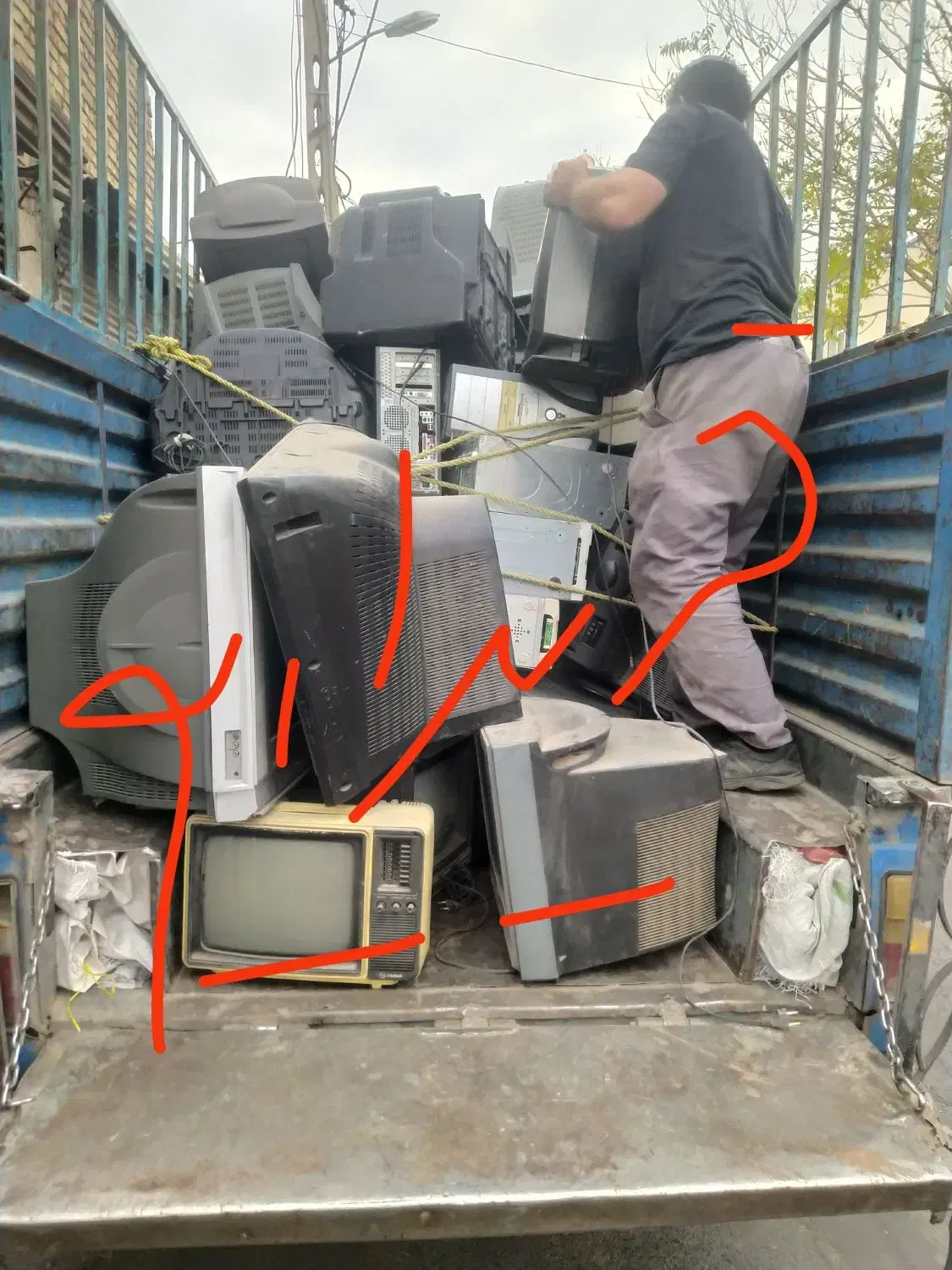 لب تاب های قدیمی و خراب وکیس قدیمی برمیداریم|خدمات رایانهای و موبایل|تبریز, |دیوار